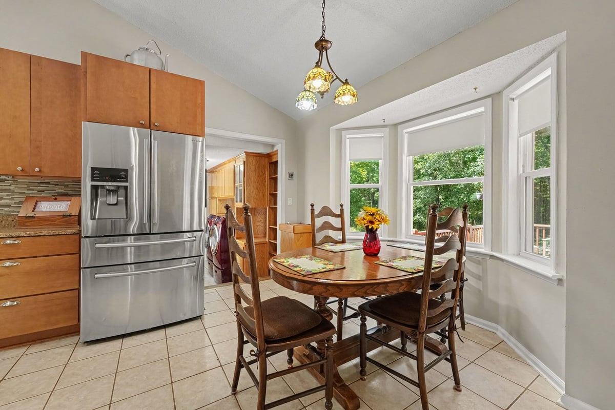 1145 Forest Glen Drive Property Photo 11