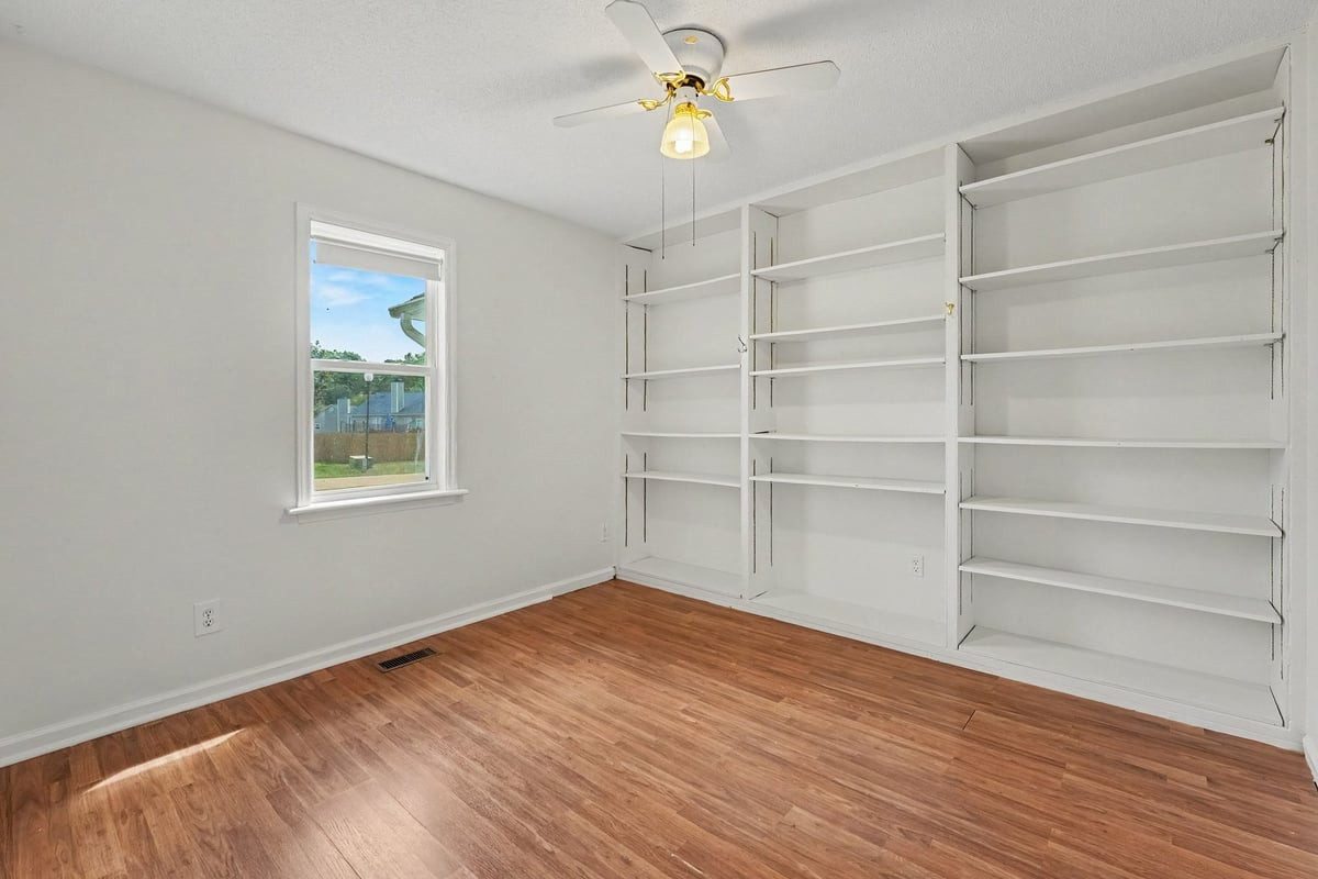 1145 Forest Glen Drive Property Photo 16