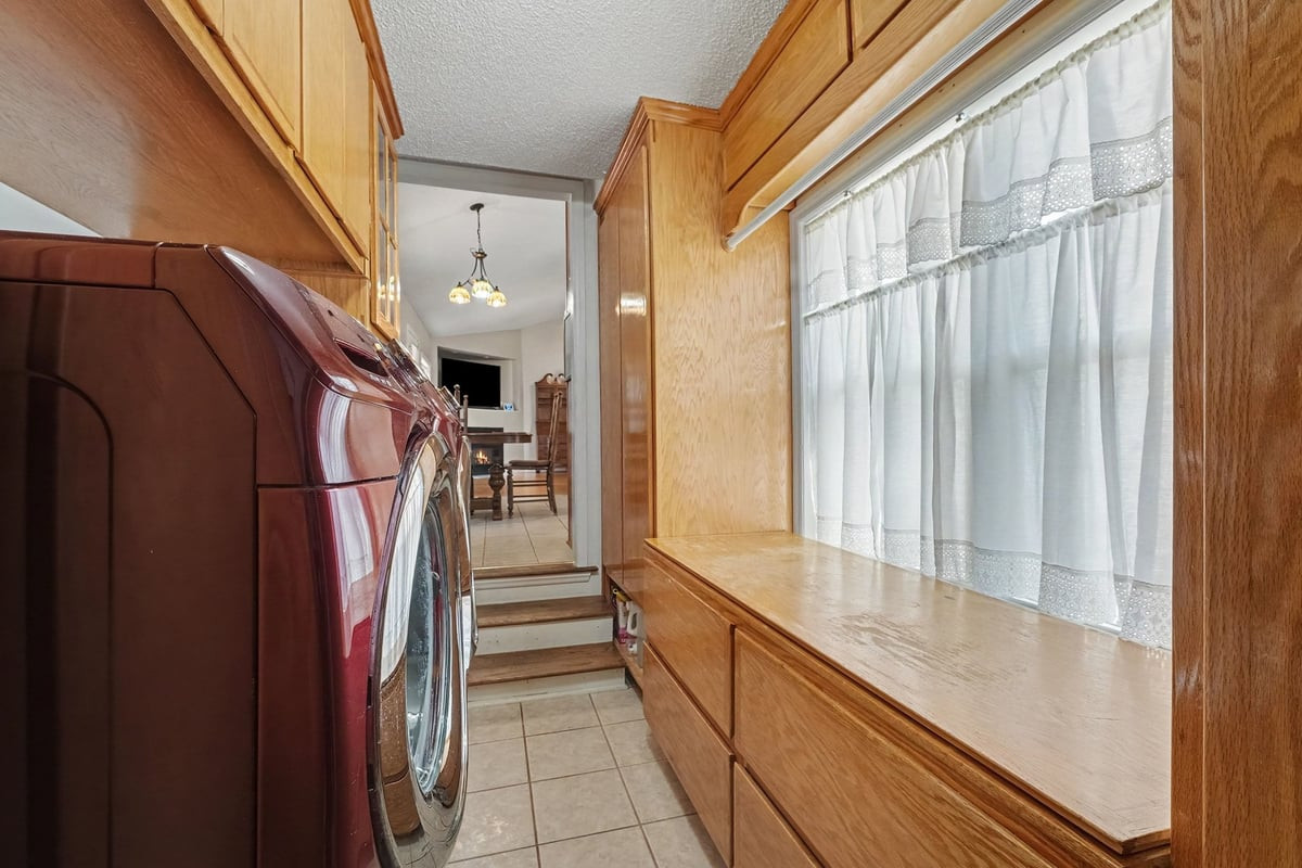1145 Forest Glen Drive Property Photo 18
