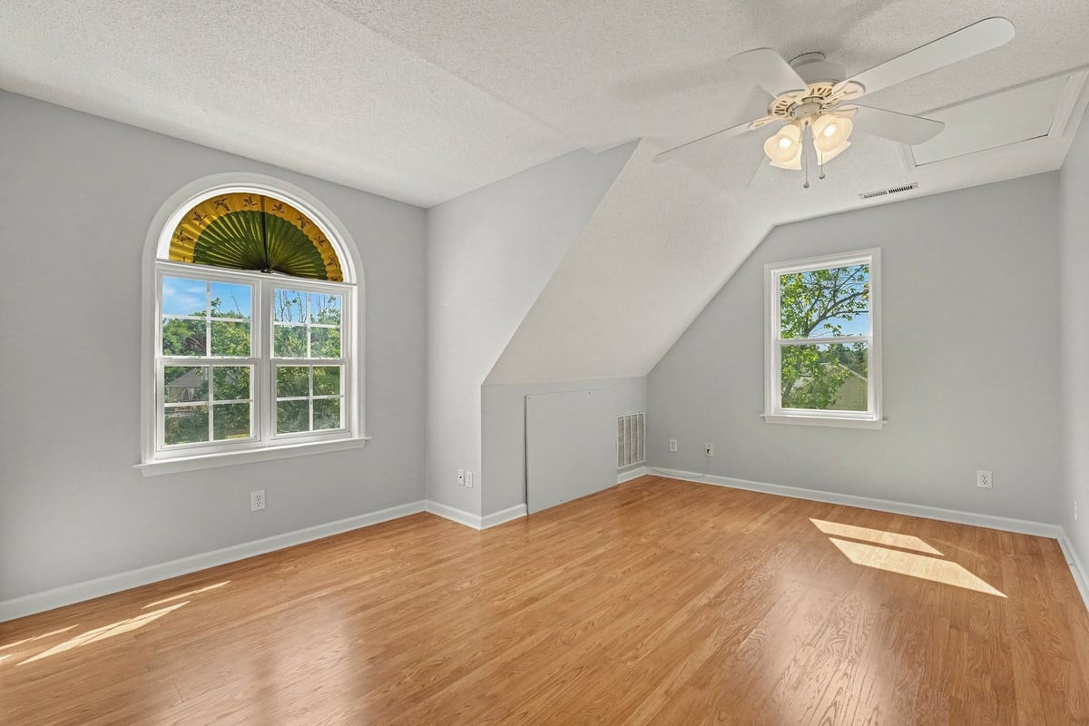 1145 Forest Glen Drive Property Photo 20