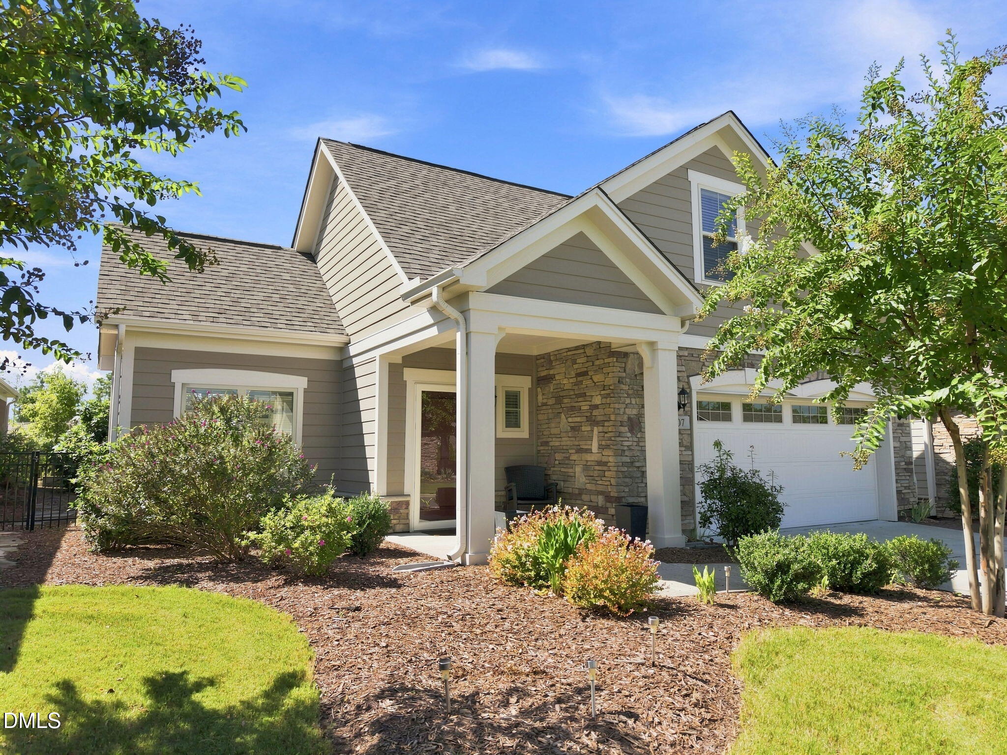 1407 Abbotsford Way Property Photo 1
