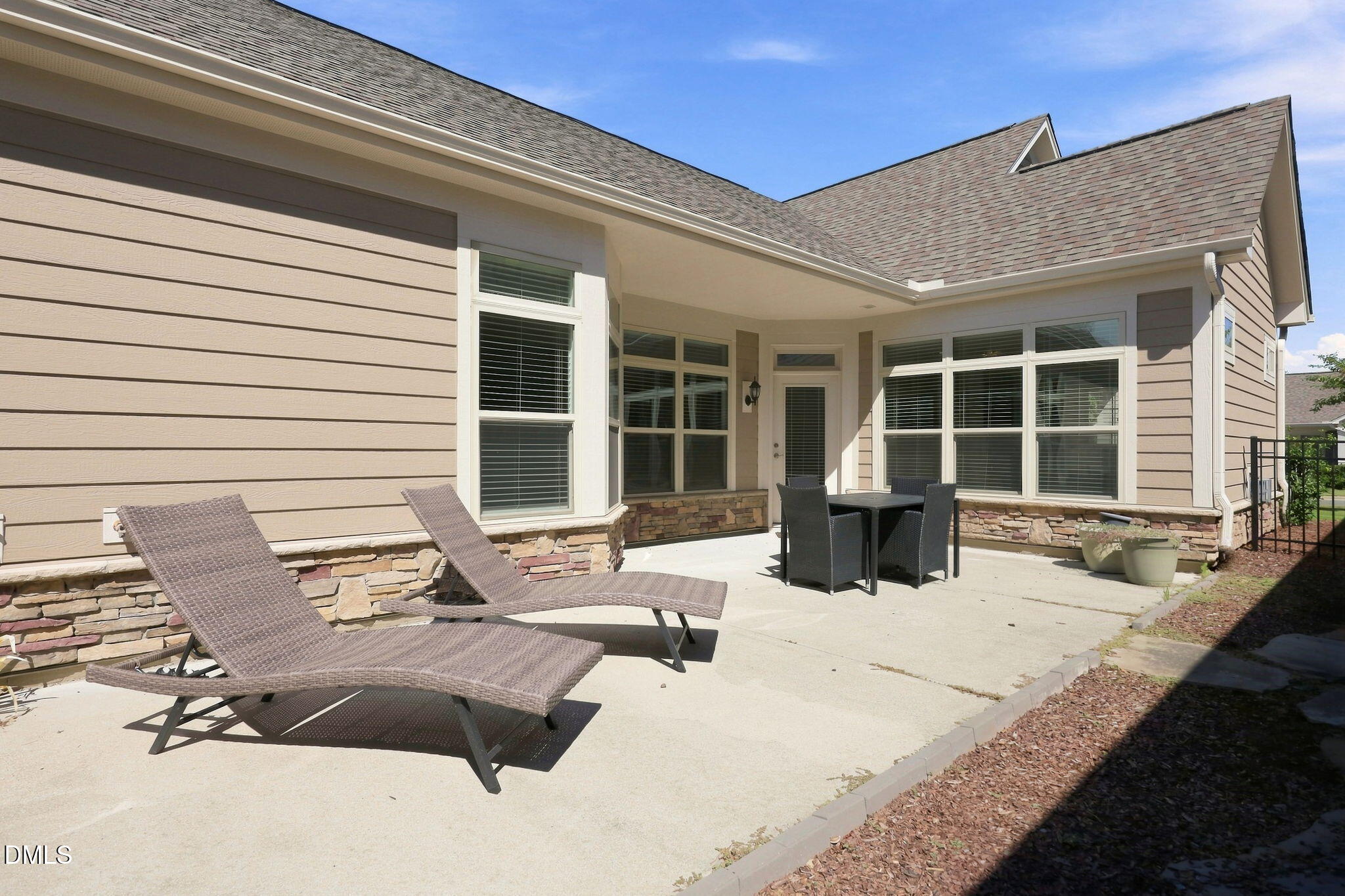 1407 Abbotsford Way Property Photo 26