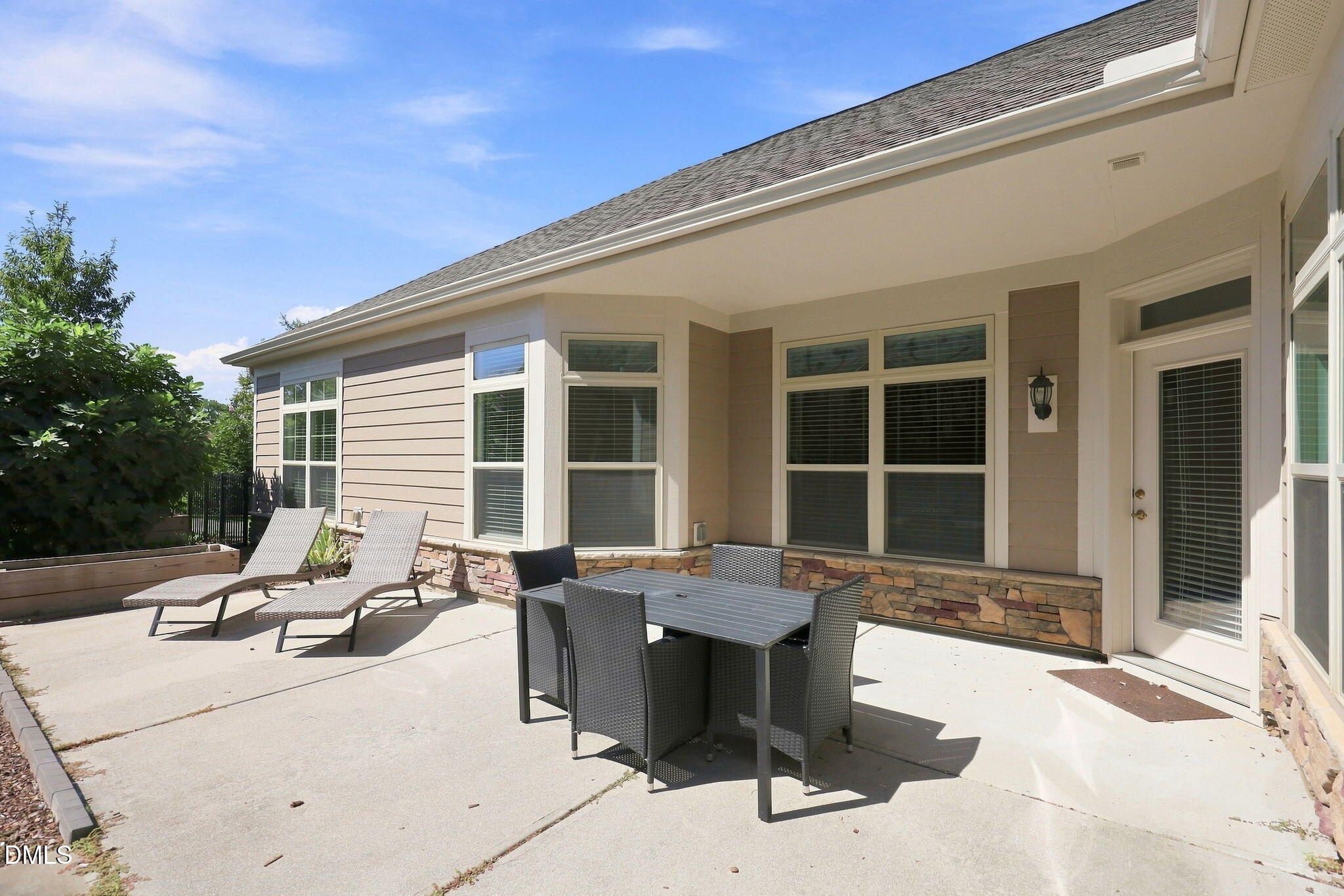 1407 Abbotsford Way Property Photo 27