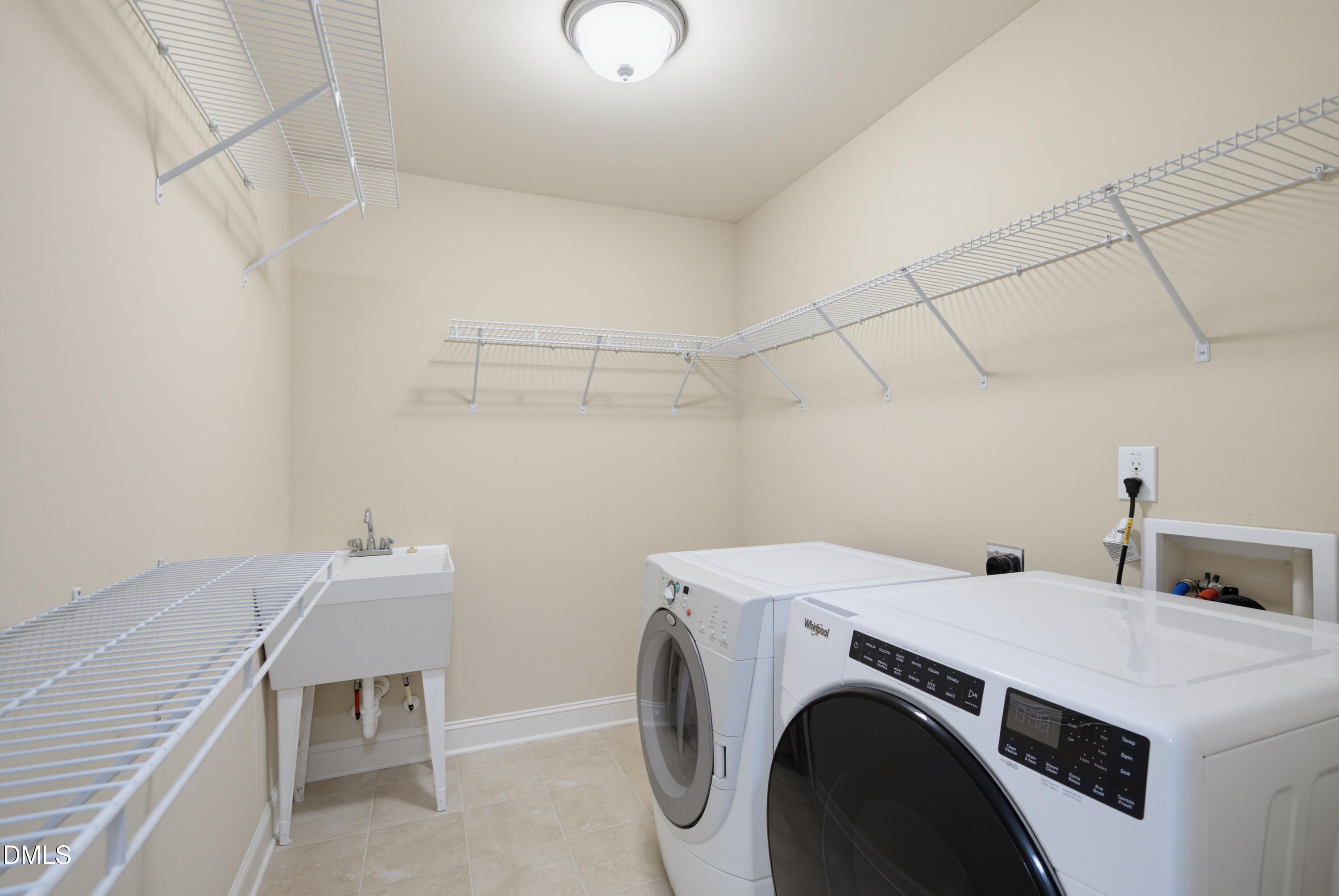 820 Blue Bird Lane Property Photo 22