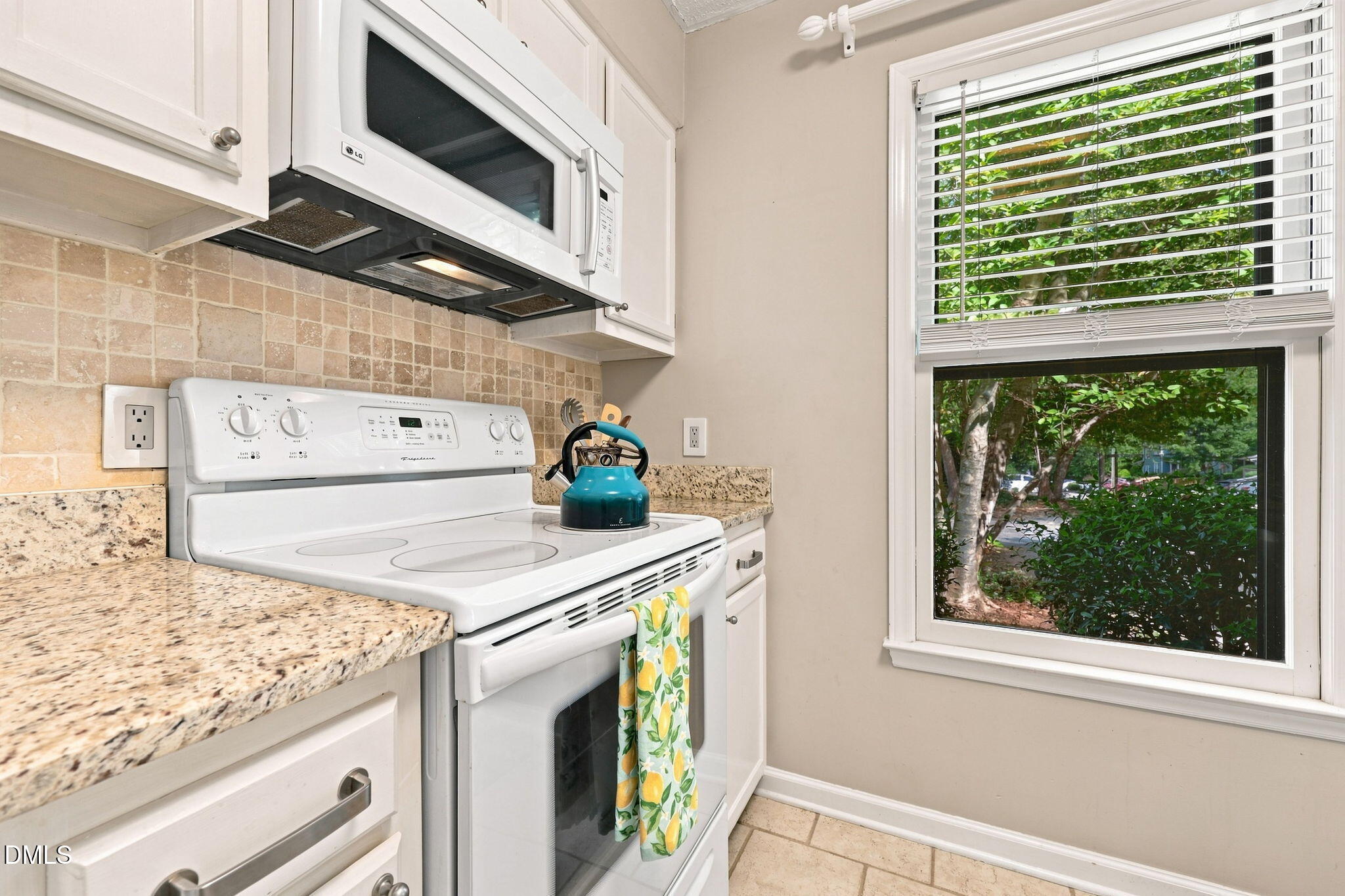 215 Applecross Drive Property Photo 7
