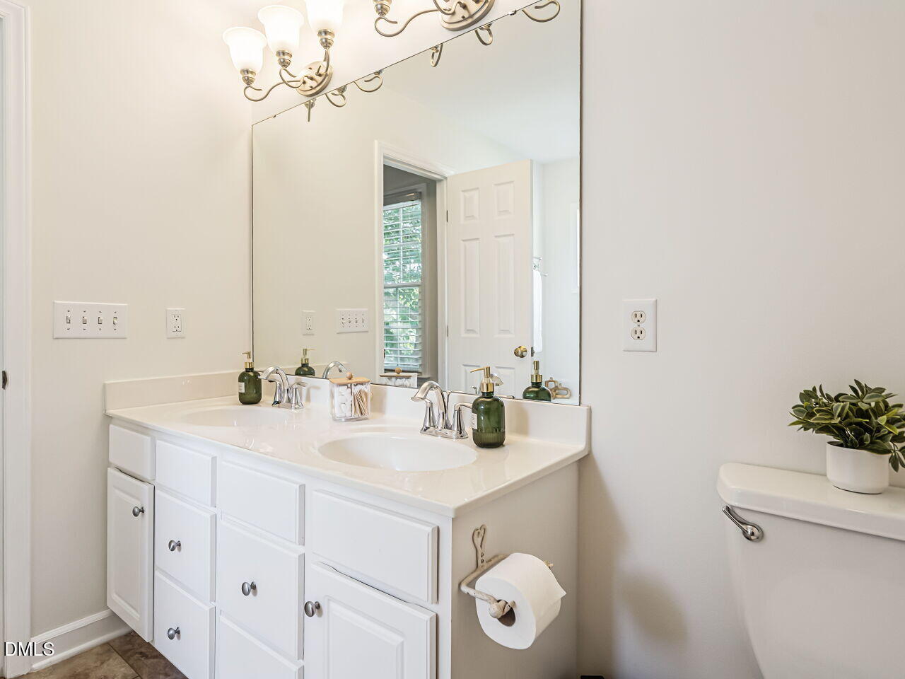 517 Rodney Bay Crossing Property Photo 19