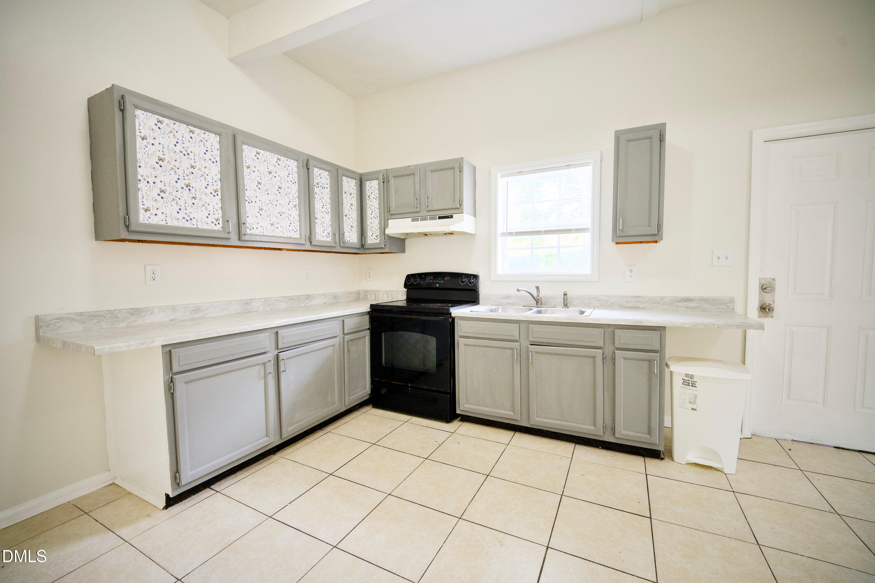 1101 Eva Street Property Photo 3