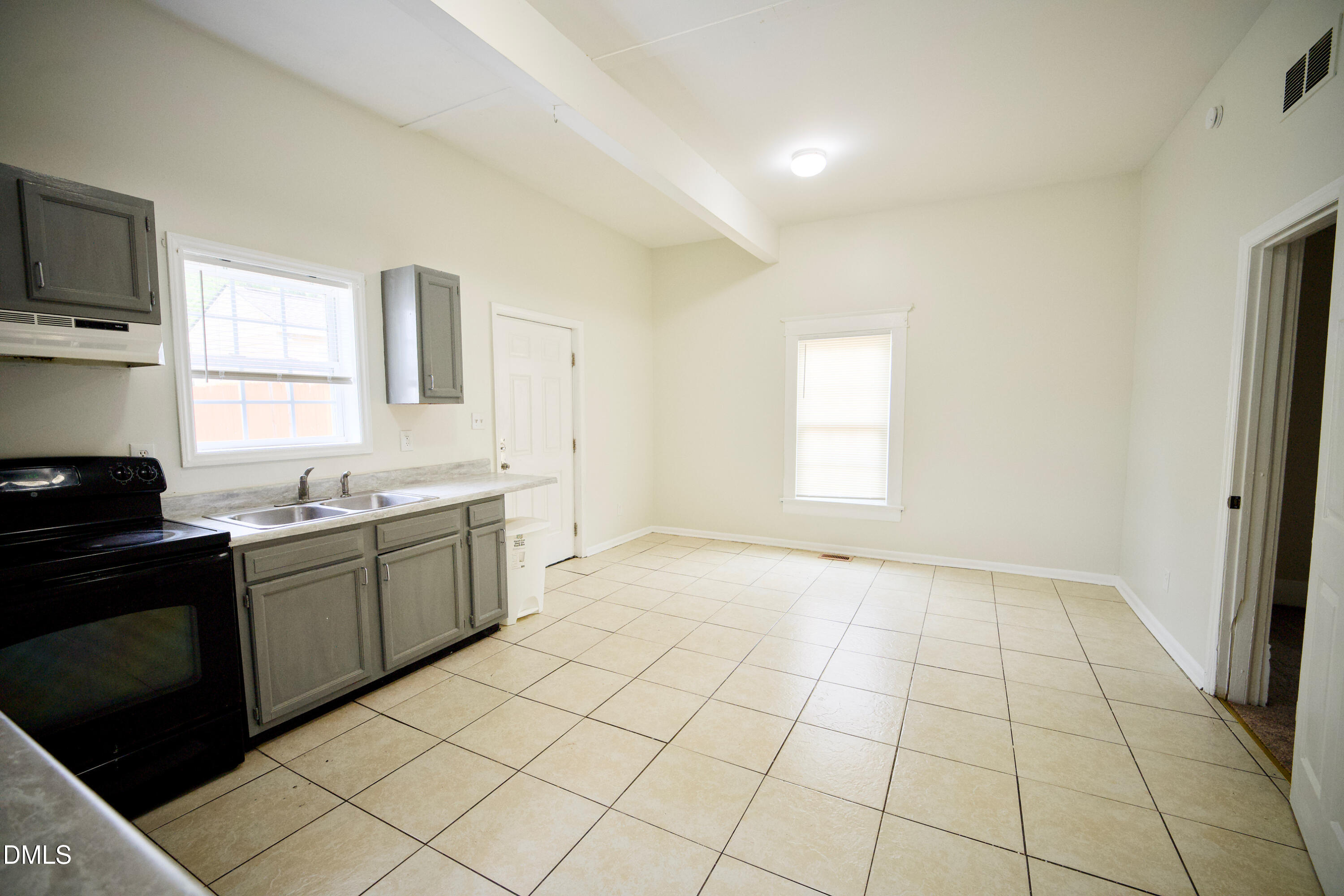 1101 Eva Street Property Photo 4