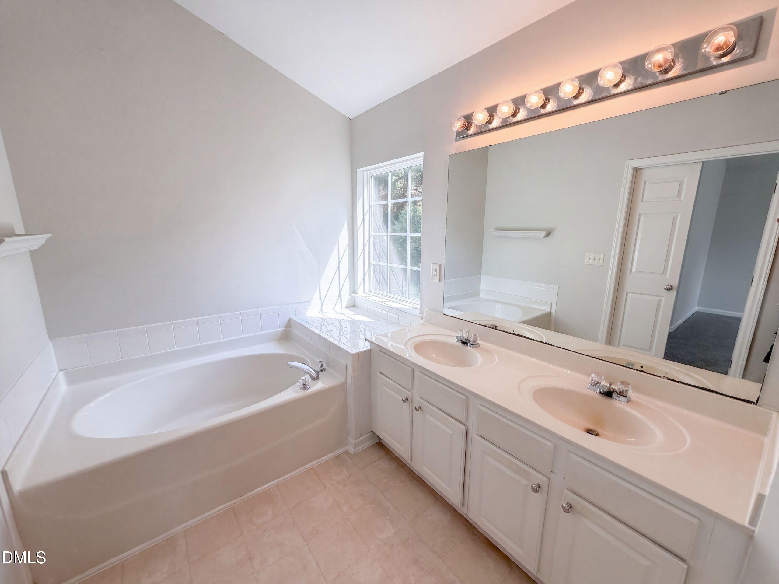 8408 Aztec Dawn Court Property Photo 6