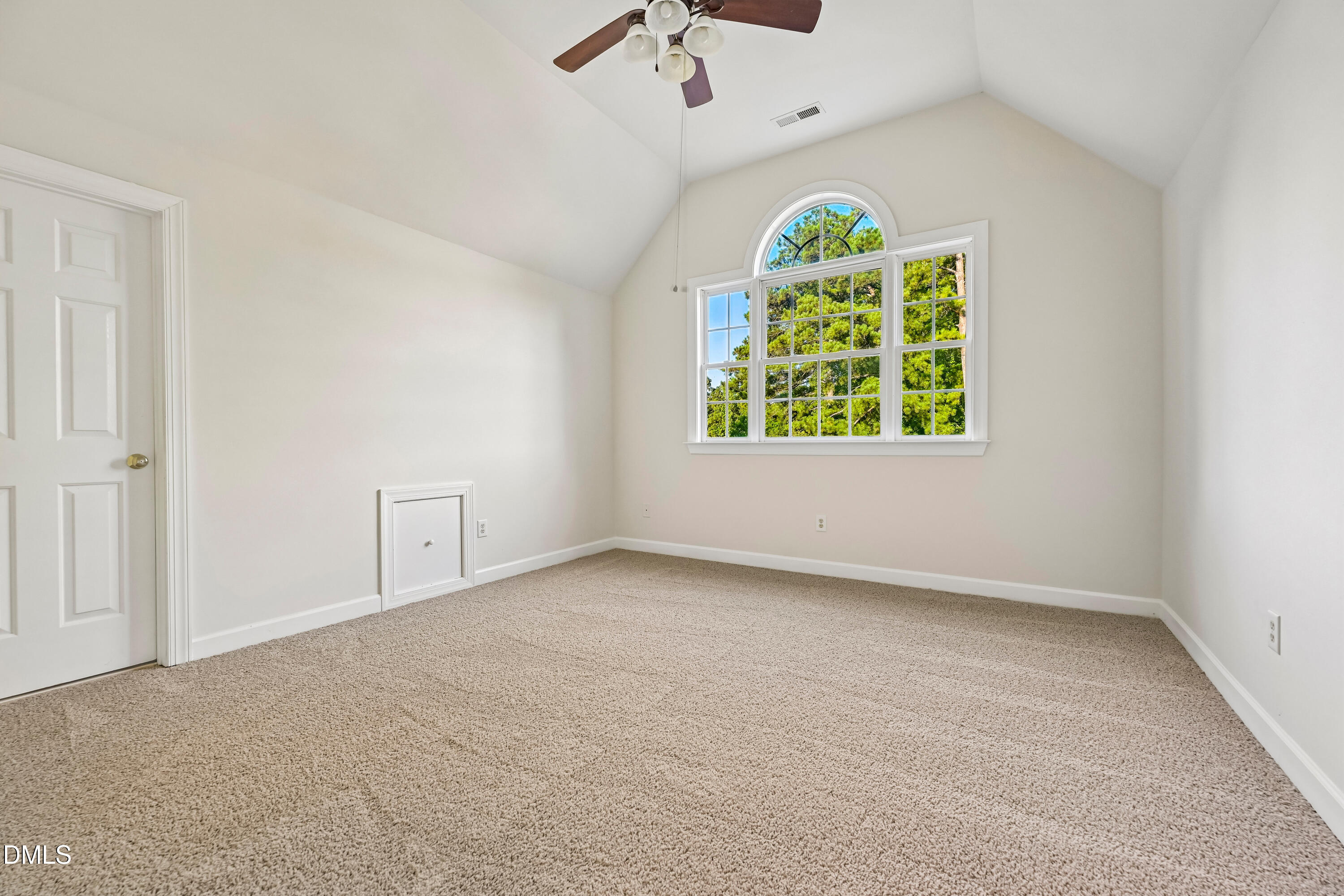 9701 Chris Drive Property Photo 4