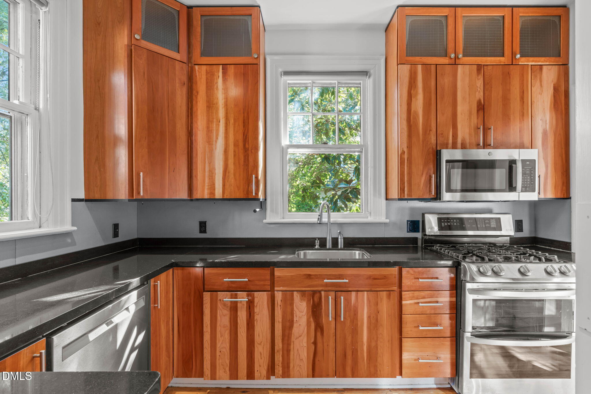 1403 Park Drive Property Photo 4