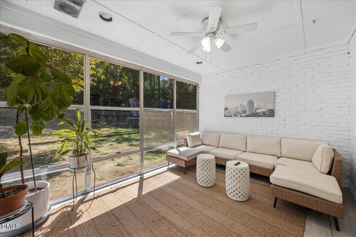 6908 Brecken Ridge Avenue Property Photo 8