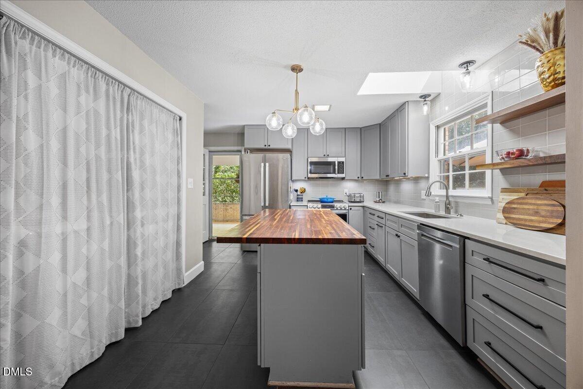 6908 Brecken Ridge Avenue Property Photo 14