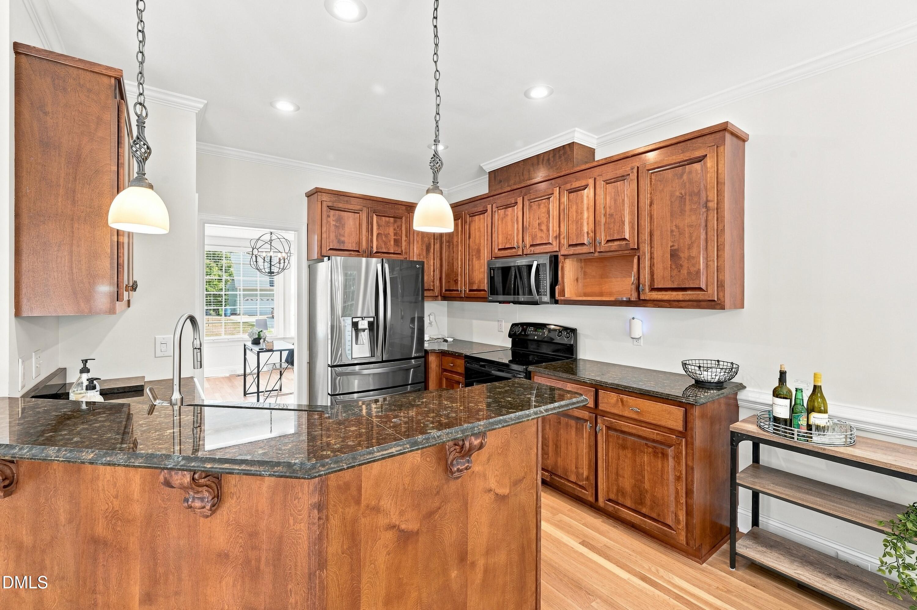 4324 Glen Erin Way Property Photo 11