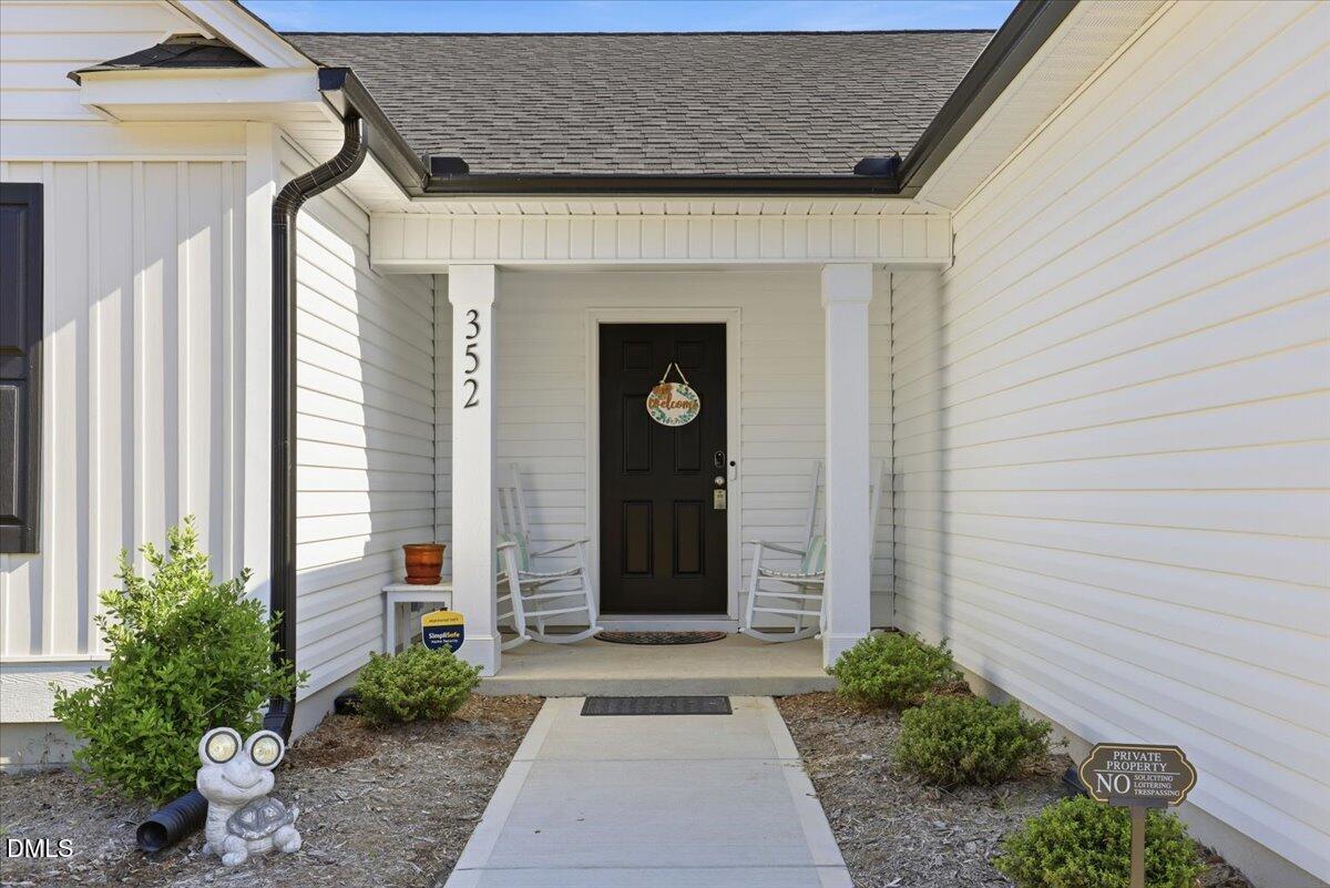 352 Earnest Way Property Photo 5