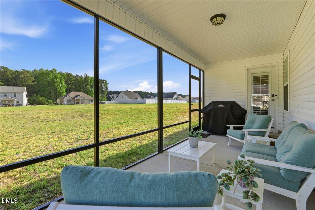 352 Earnest Way Property Photo 32