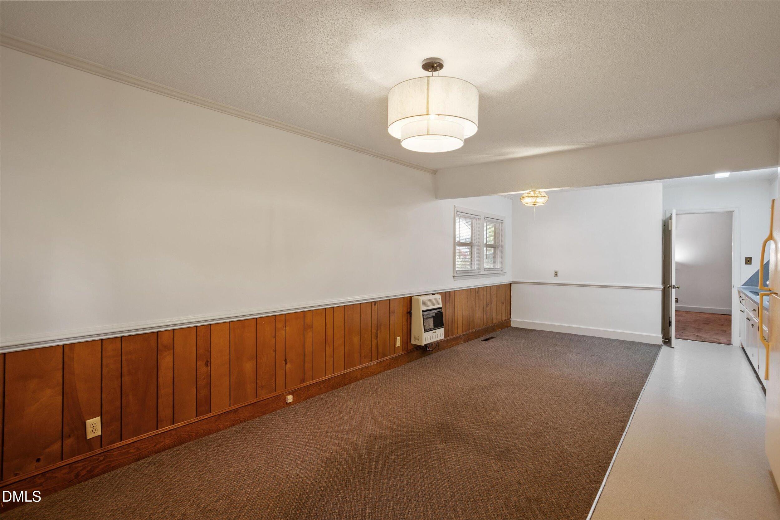 805 W Knox Street Property Photo 18