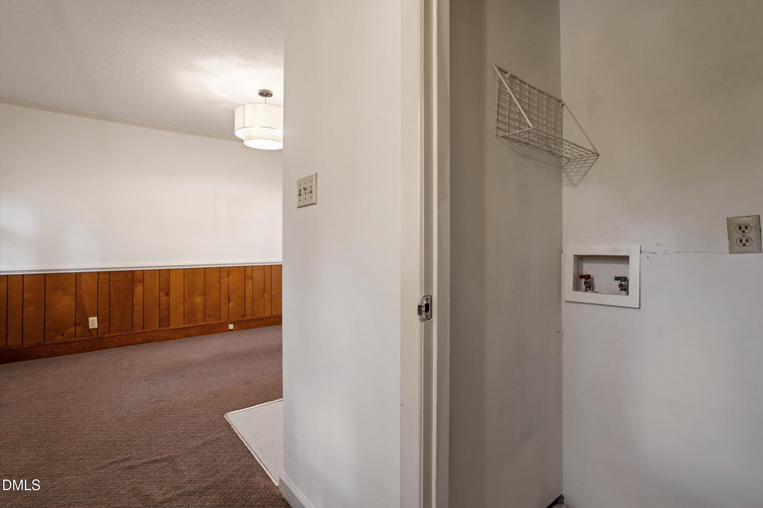 805 W Knox Street Property Photo 20