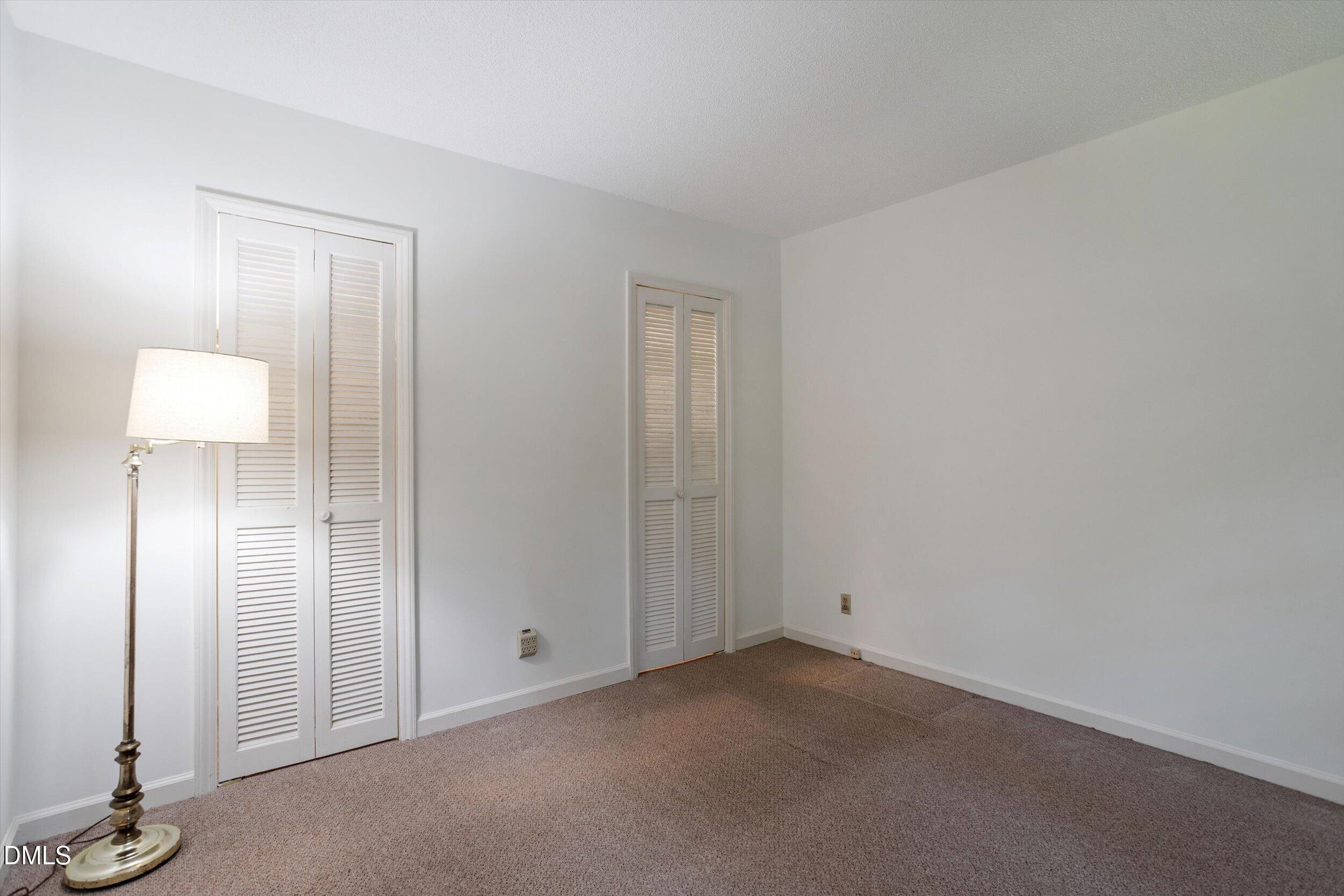 805 W Knox Street Property Photo 21