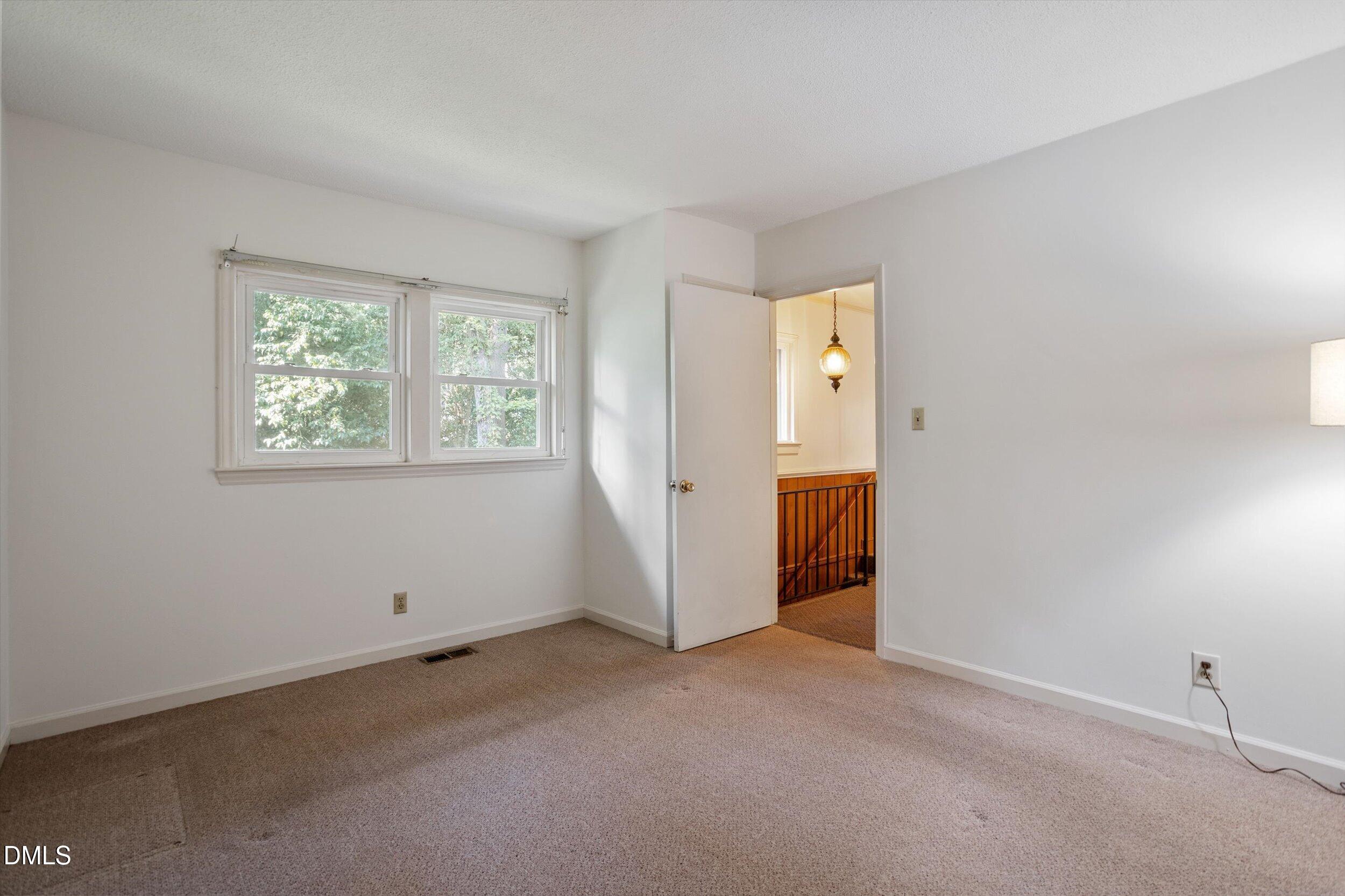 805 W Knox Street Property Photo 22