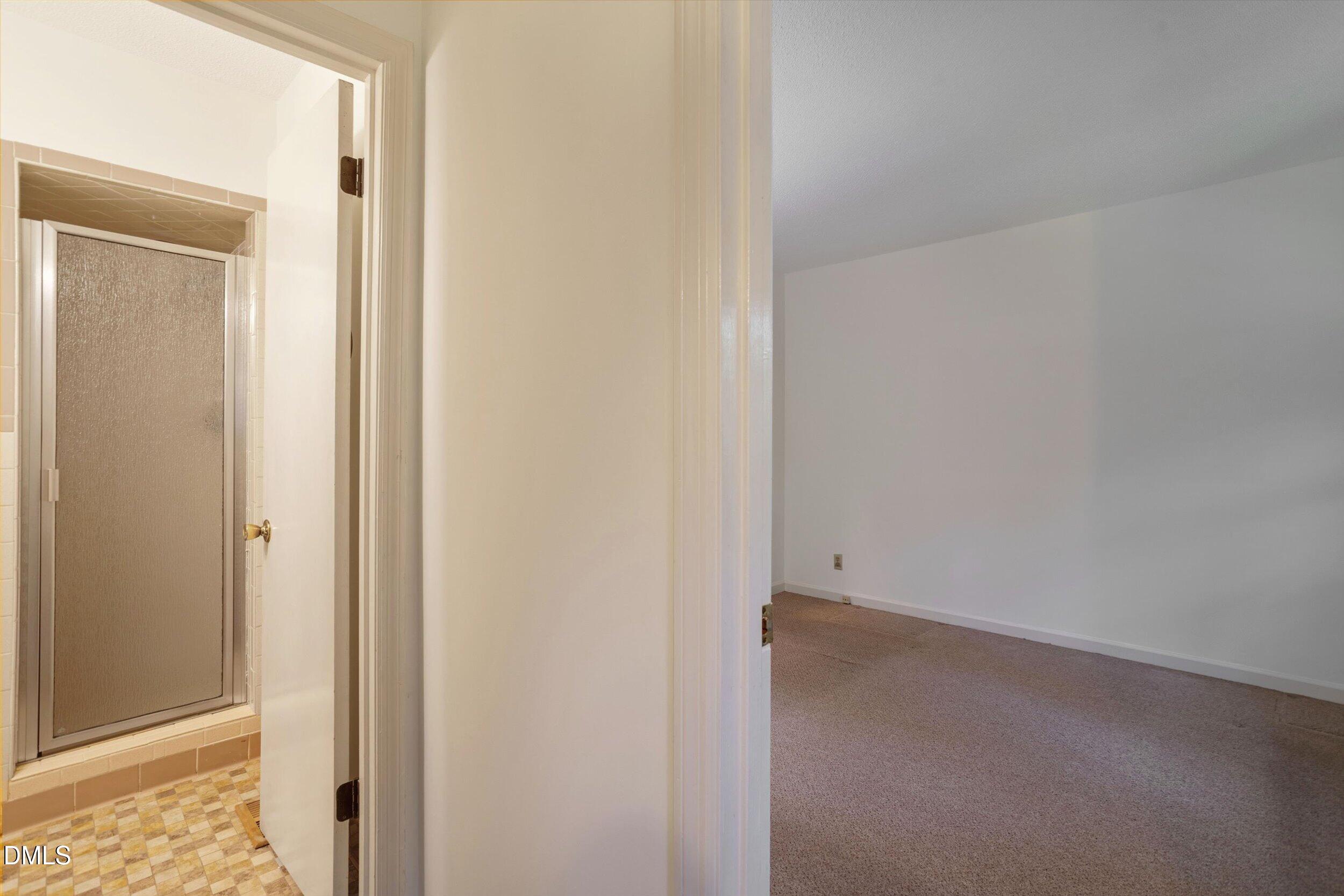 805 W Knox Street Property Photo 23
