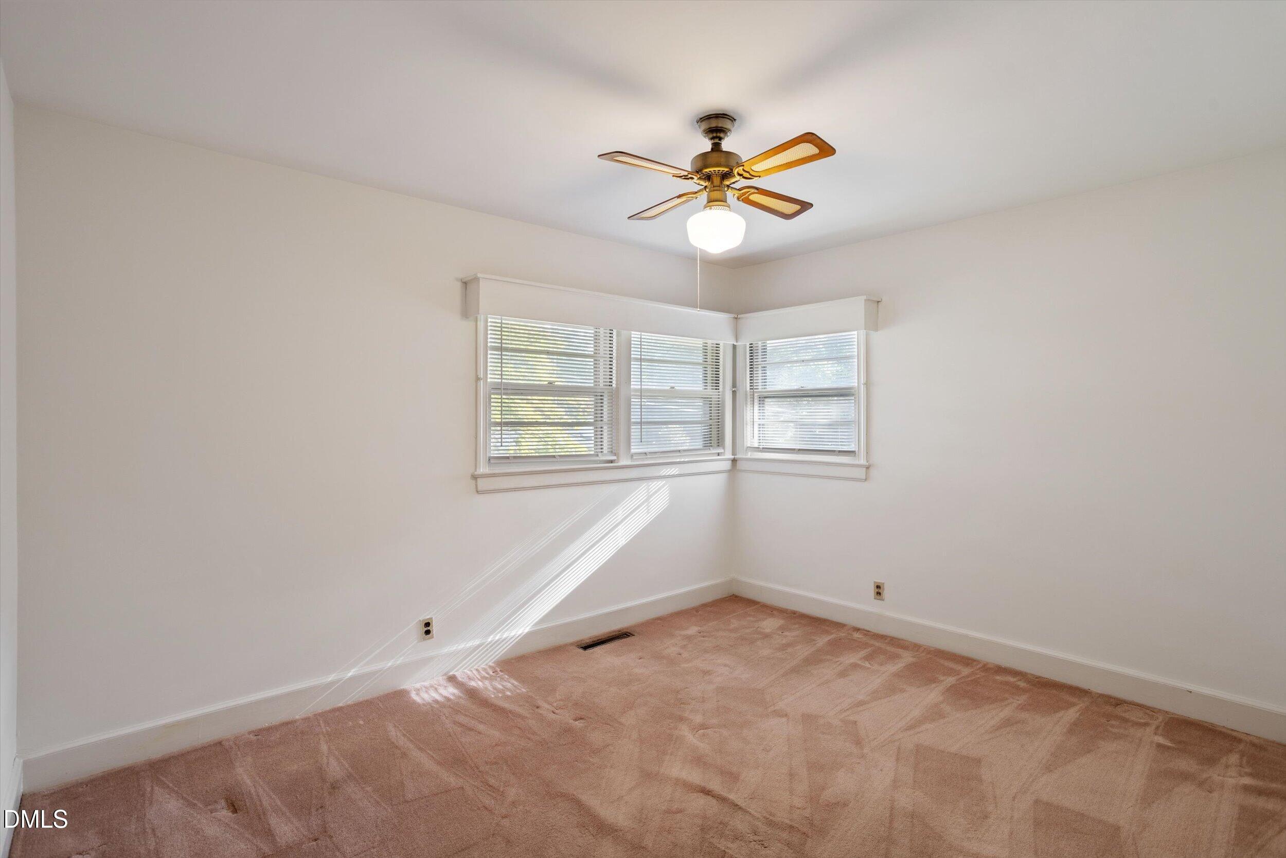 805 W Knox Street Property Photo 25