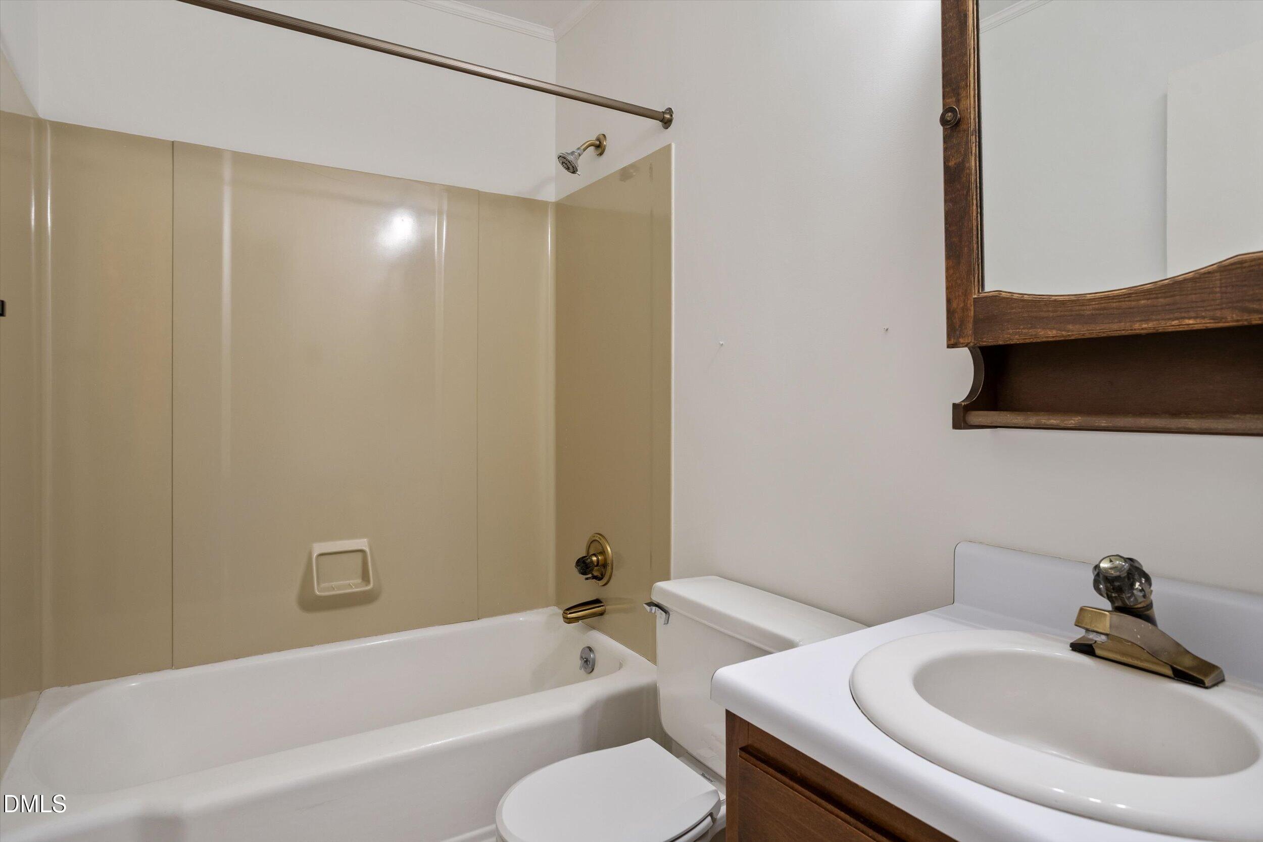805 W Knox Street Property Photo 27