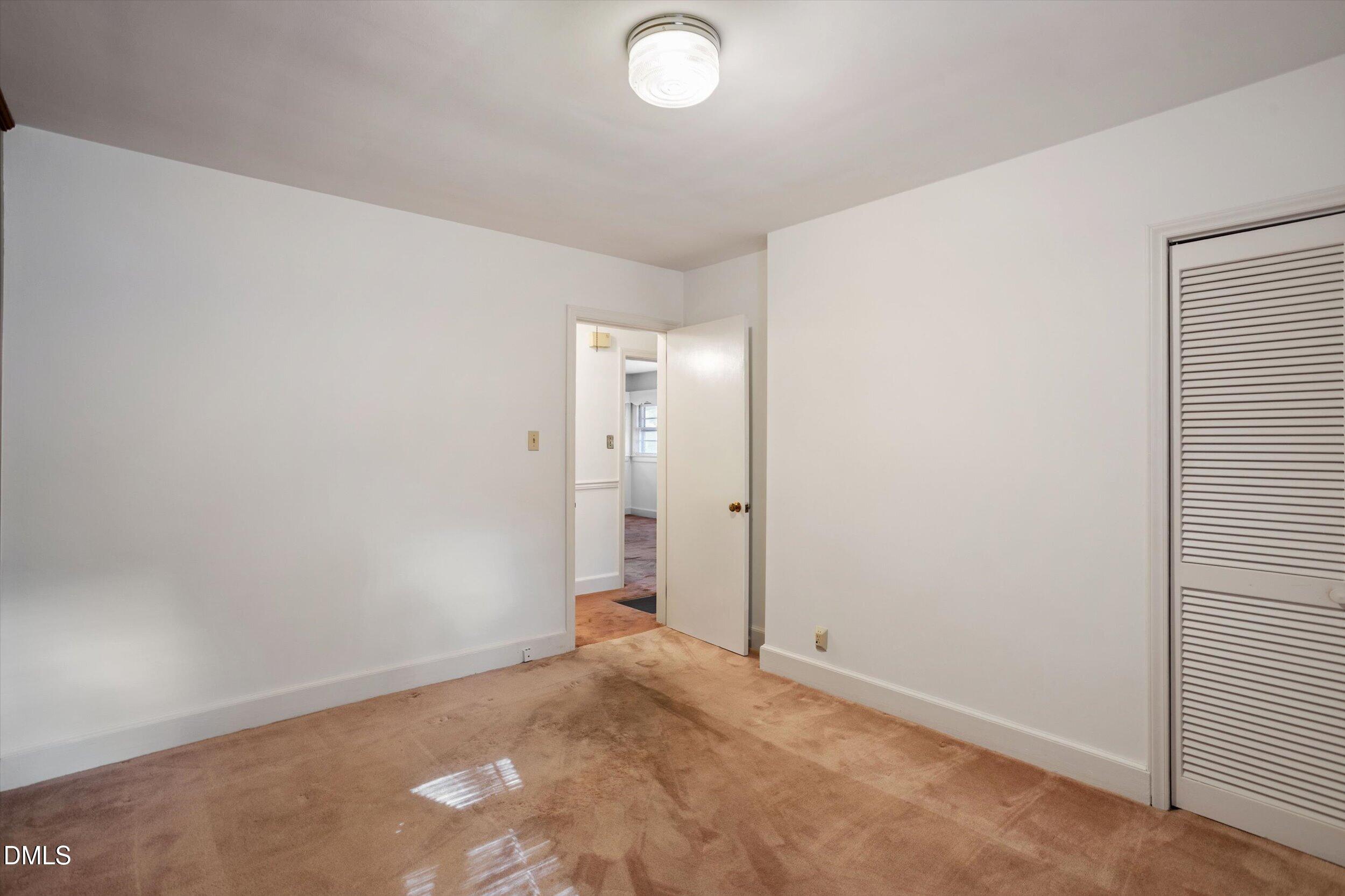 805 W Knox Street Property Photo 31