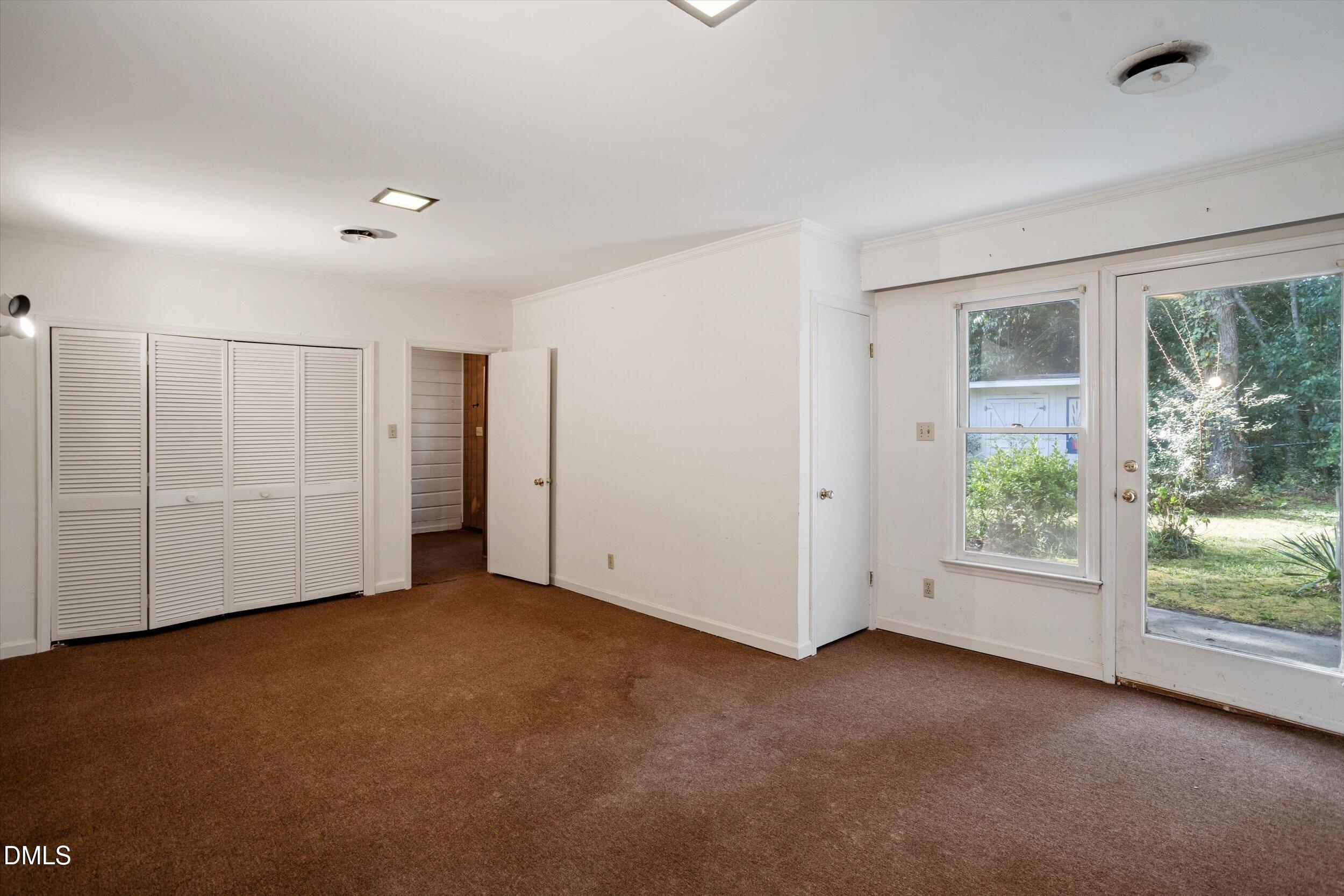 805 W Knox Street Property Photo 33
