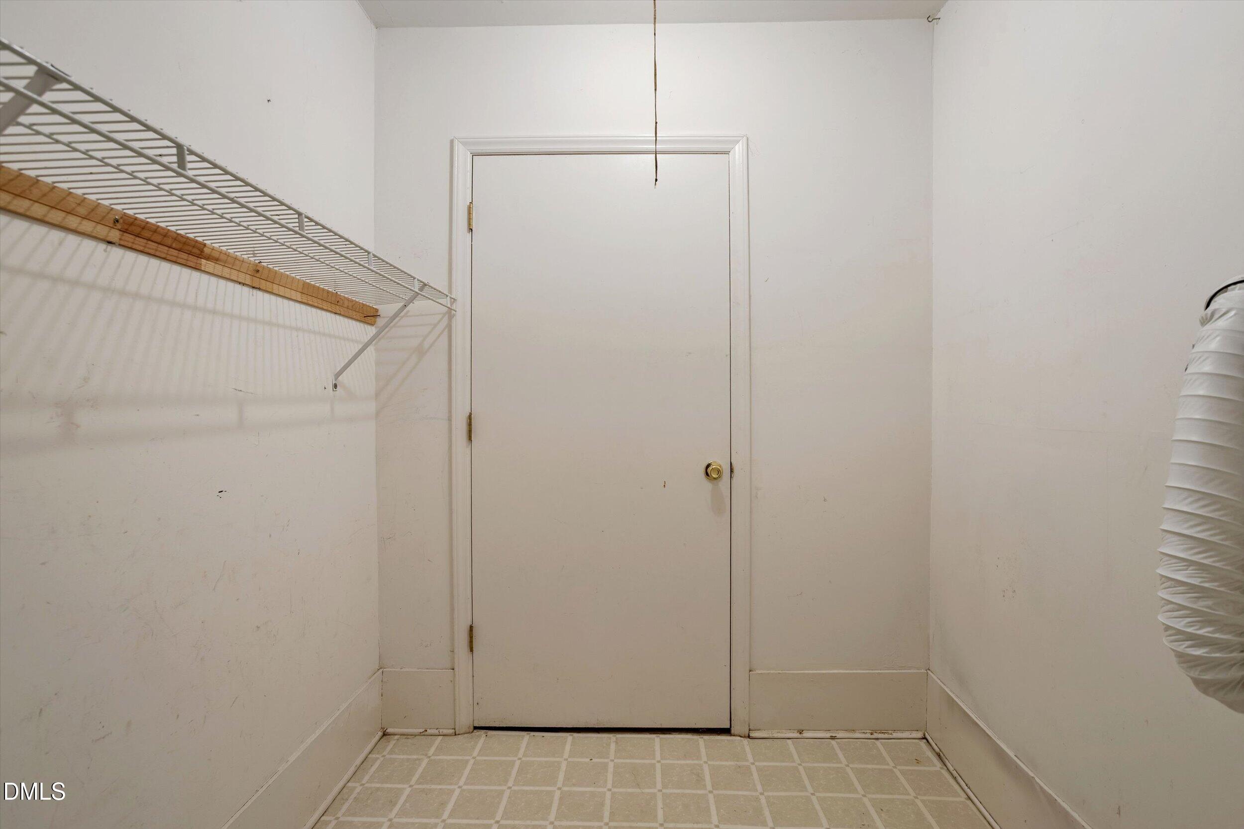 805 W Knox Street Property Photo 34