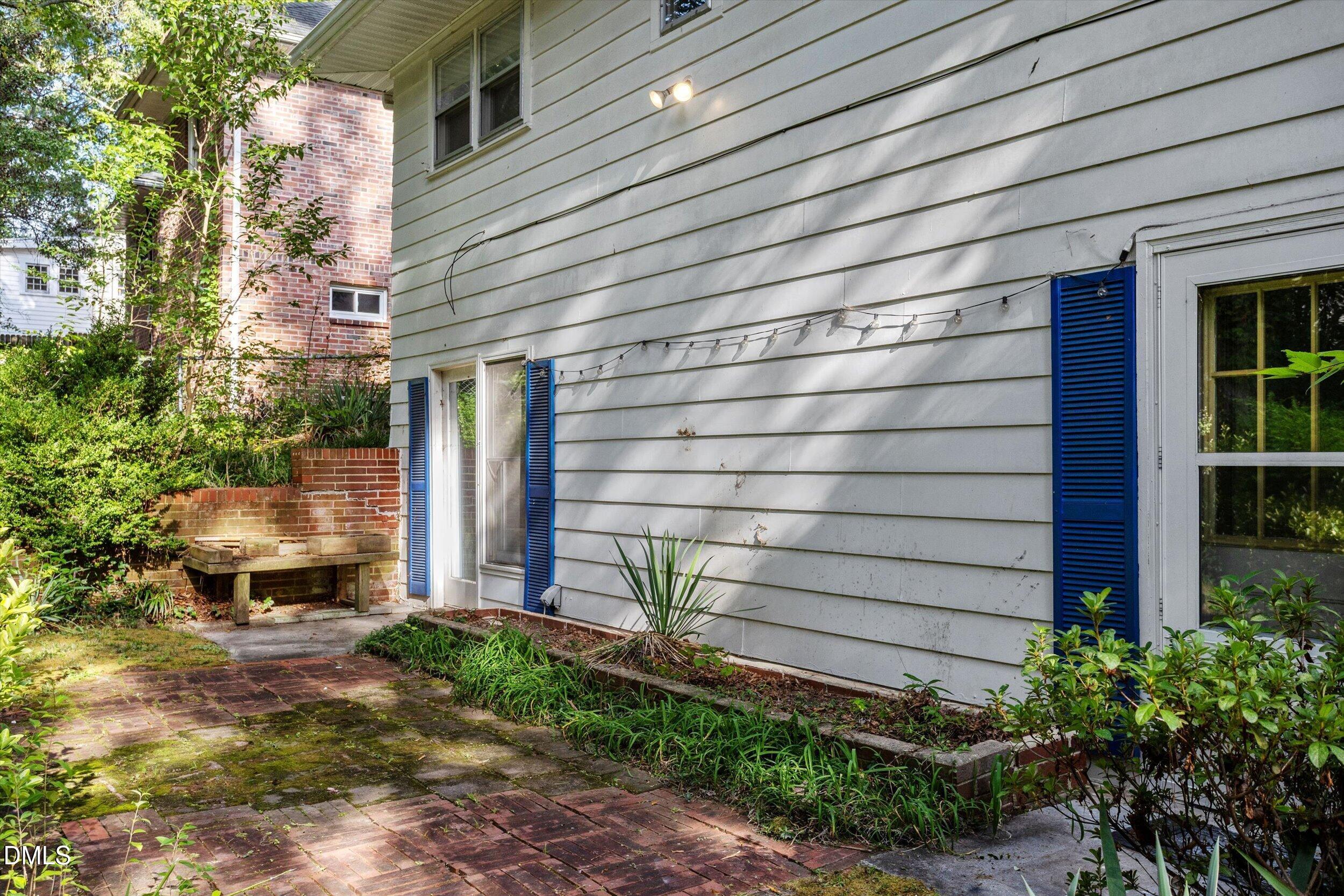 805 W Knox Street Property Photo 35