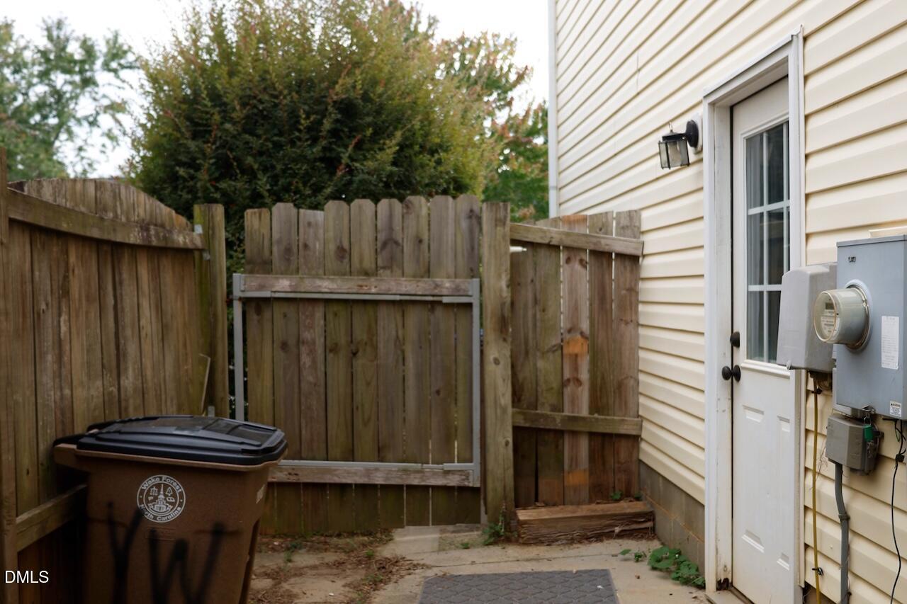 824 Stackhurst Way Property Photo 32