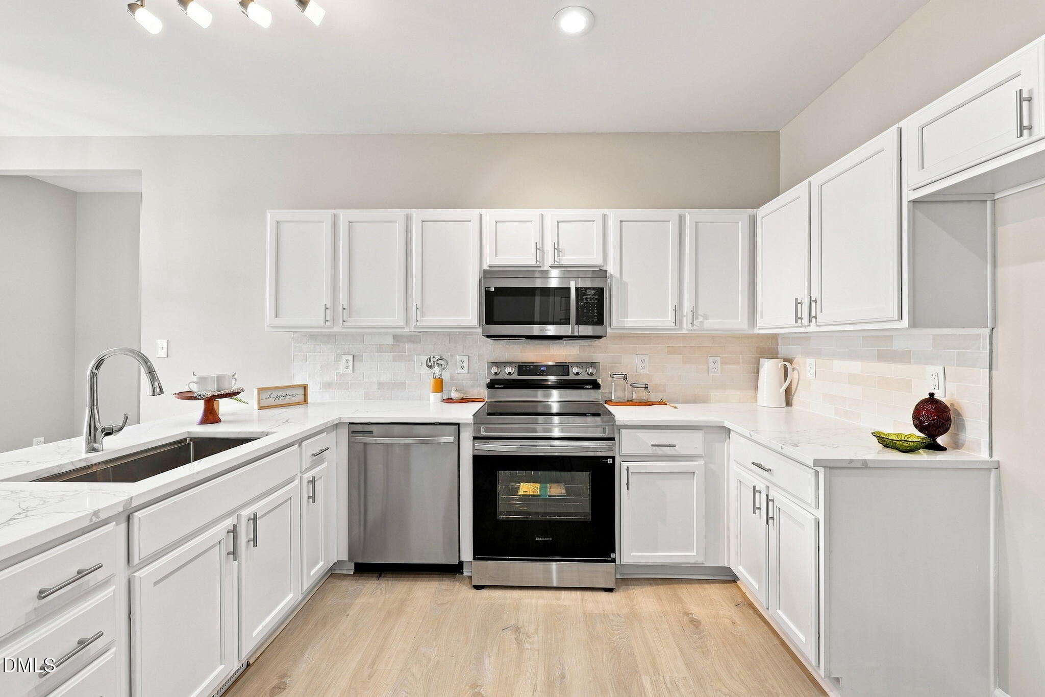 8616 Wild Wood Forest Drive Property Photo 6