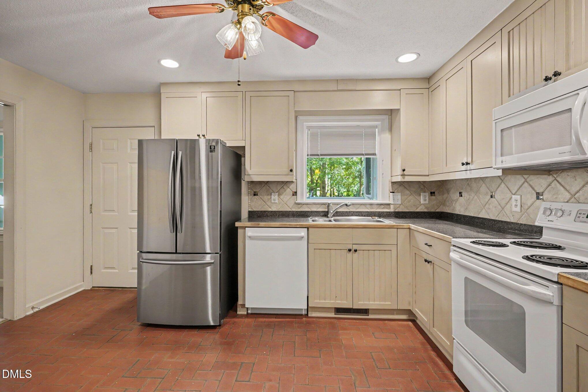 1608 Su John Road Property Photo 9