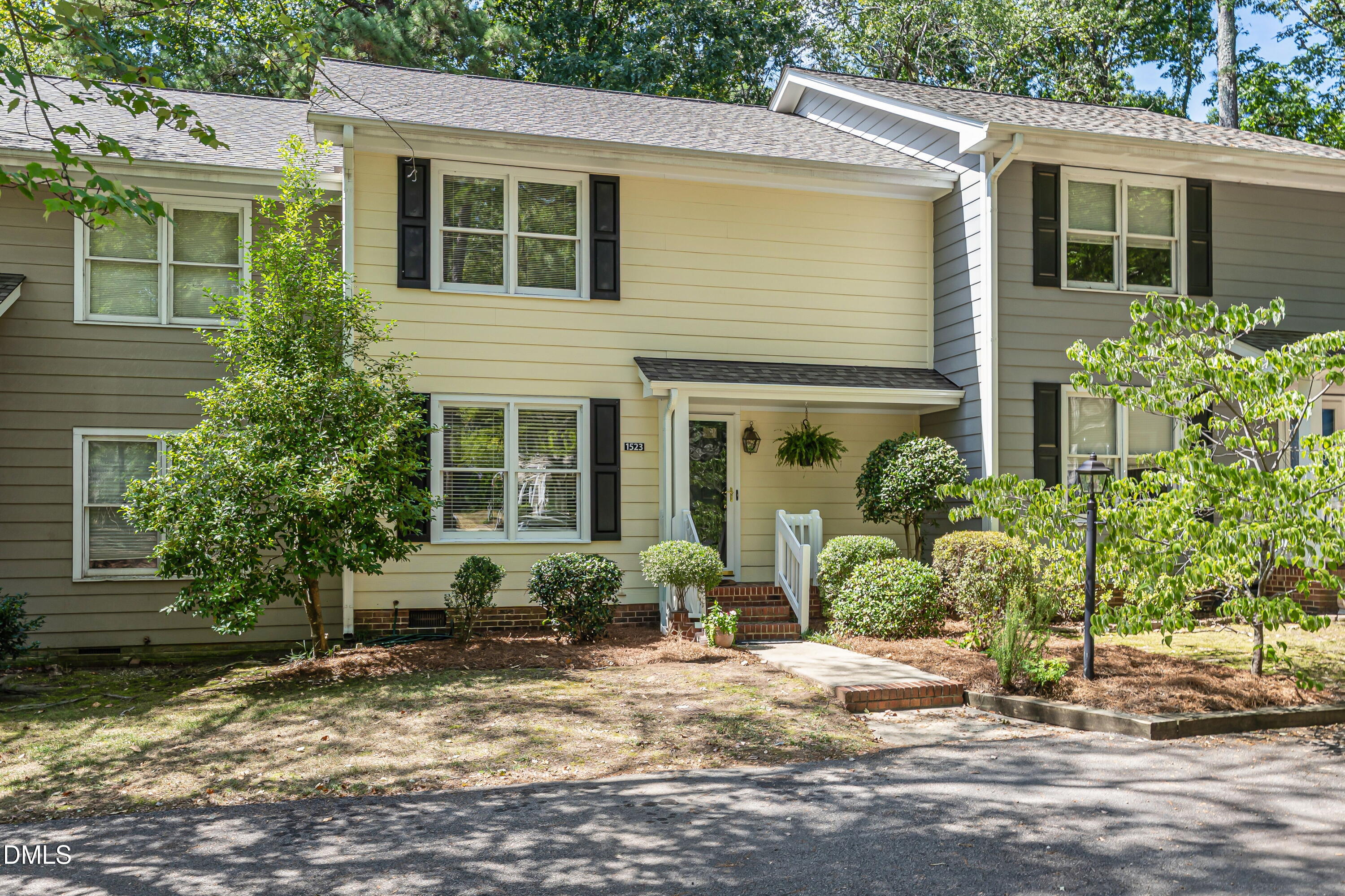 1523 Woodcroft Drive Property Photo 1