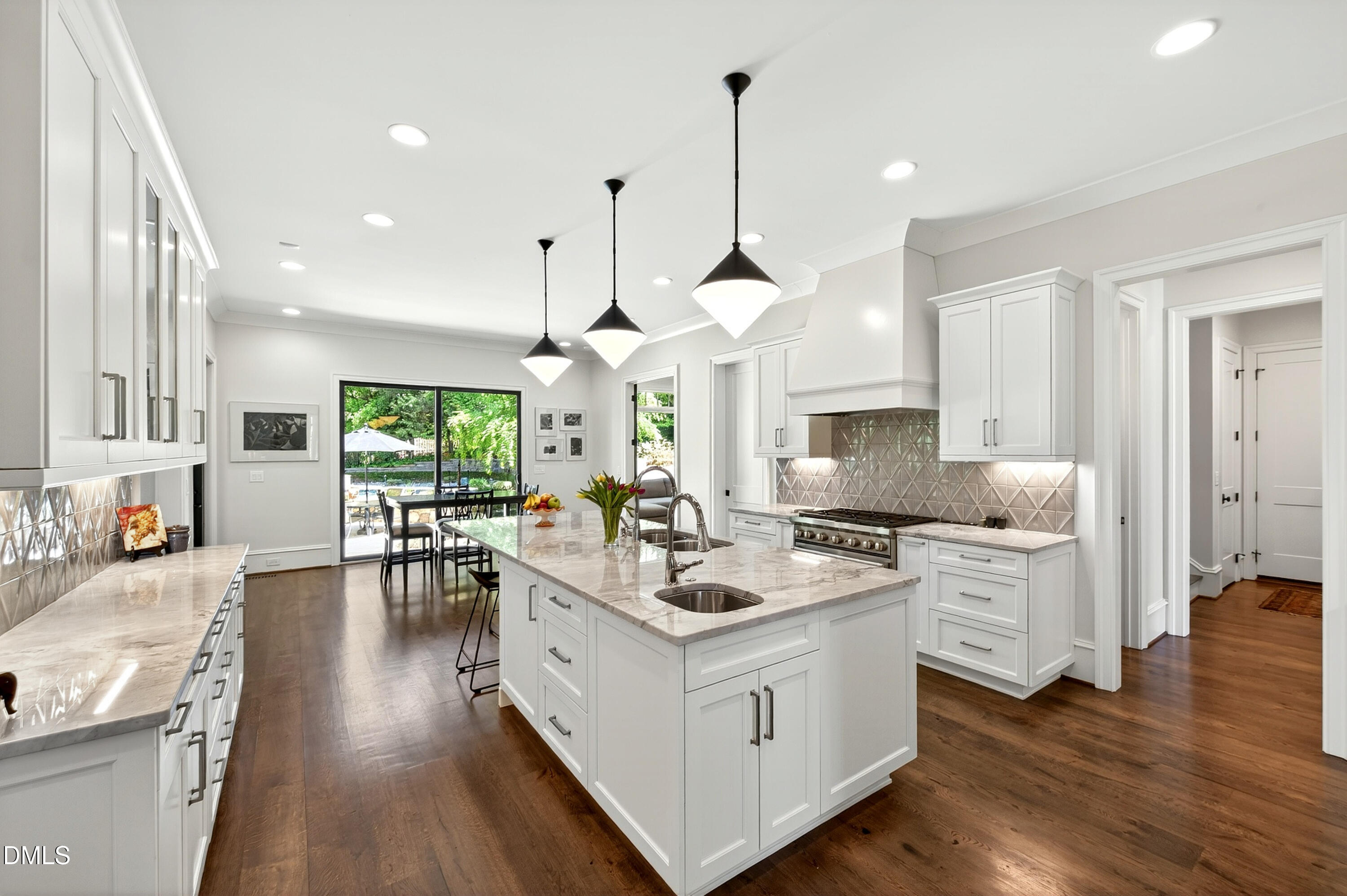 1817 Hunting Ridge Road Property Photo 3
