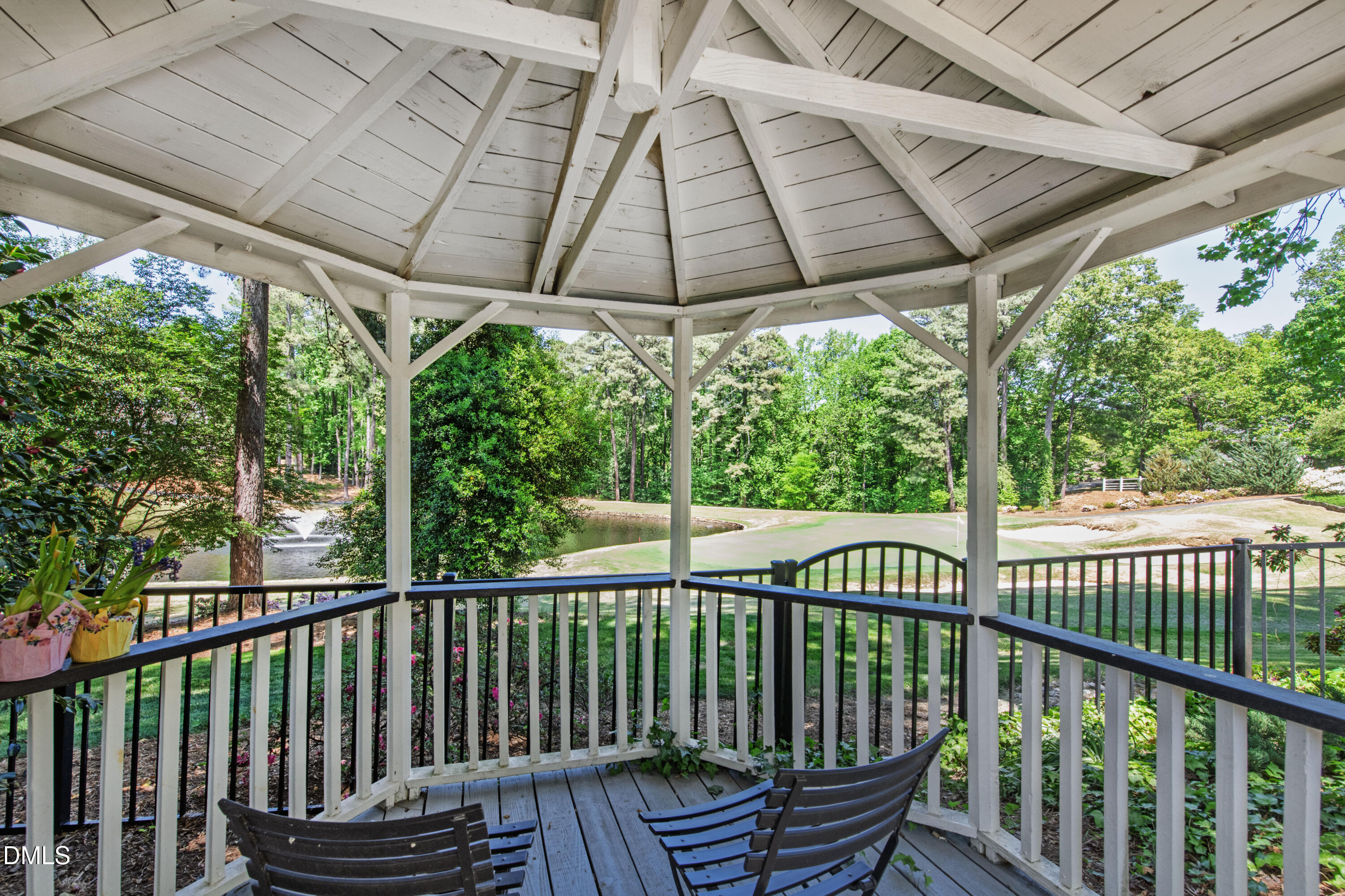 1817 Hunting Ridge Road Property Photo 4