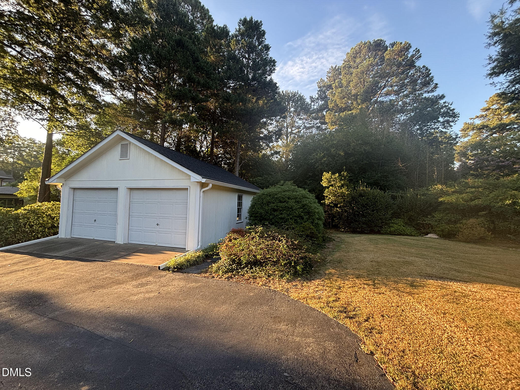 3413 Redbud Lane Property Photo 5