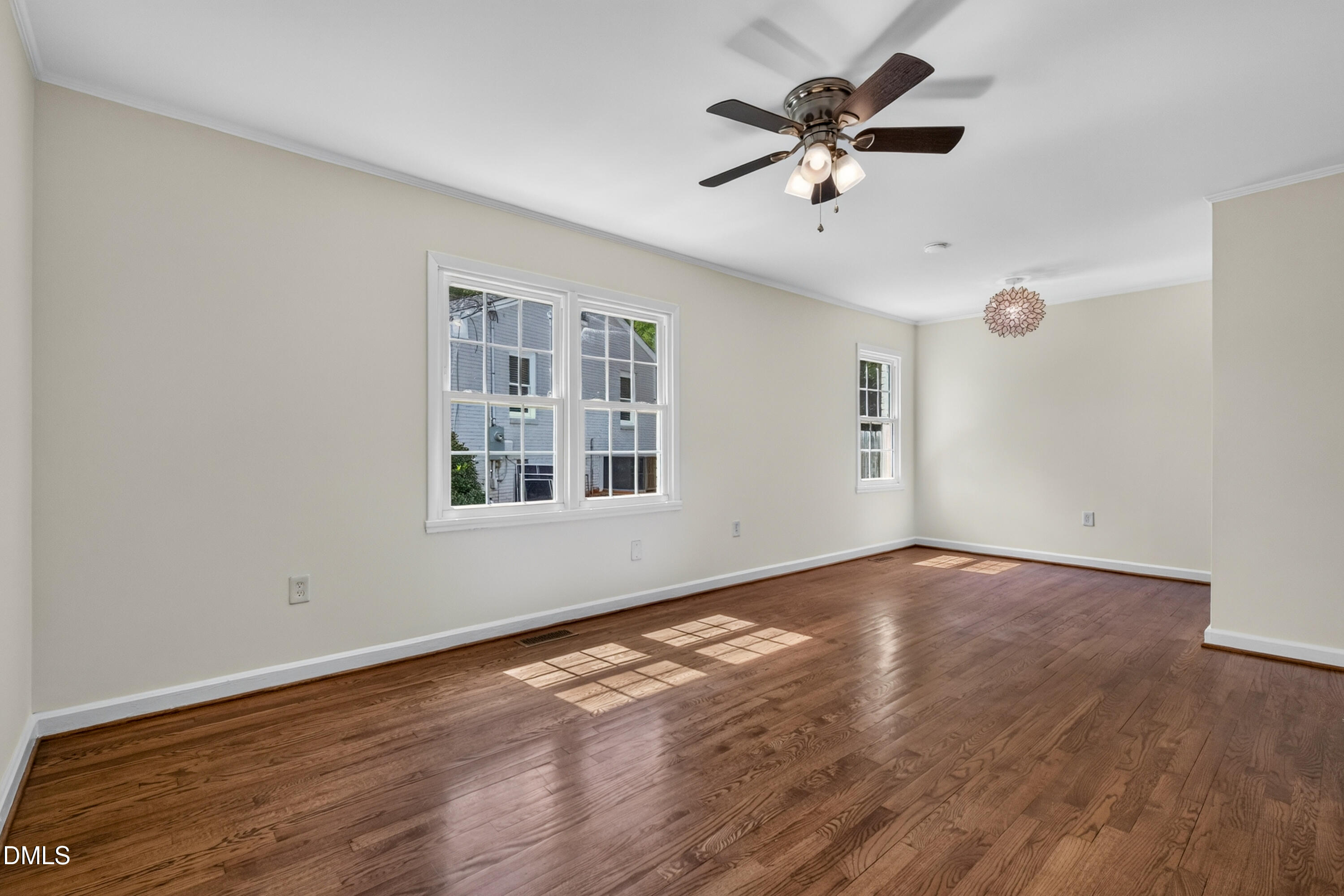 2732 Knowles Street Property Photo 5