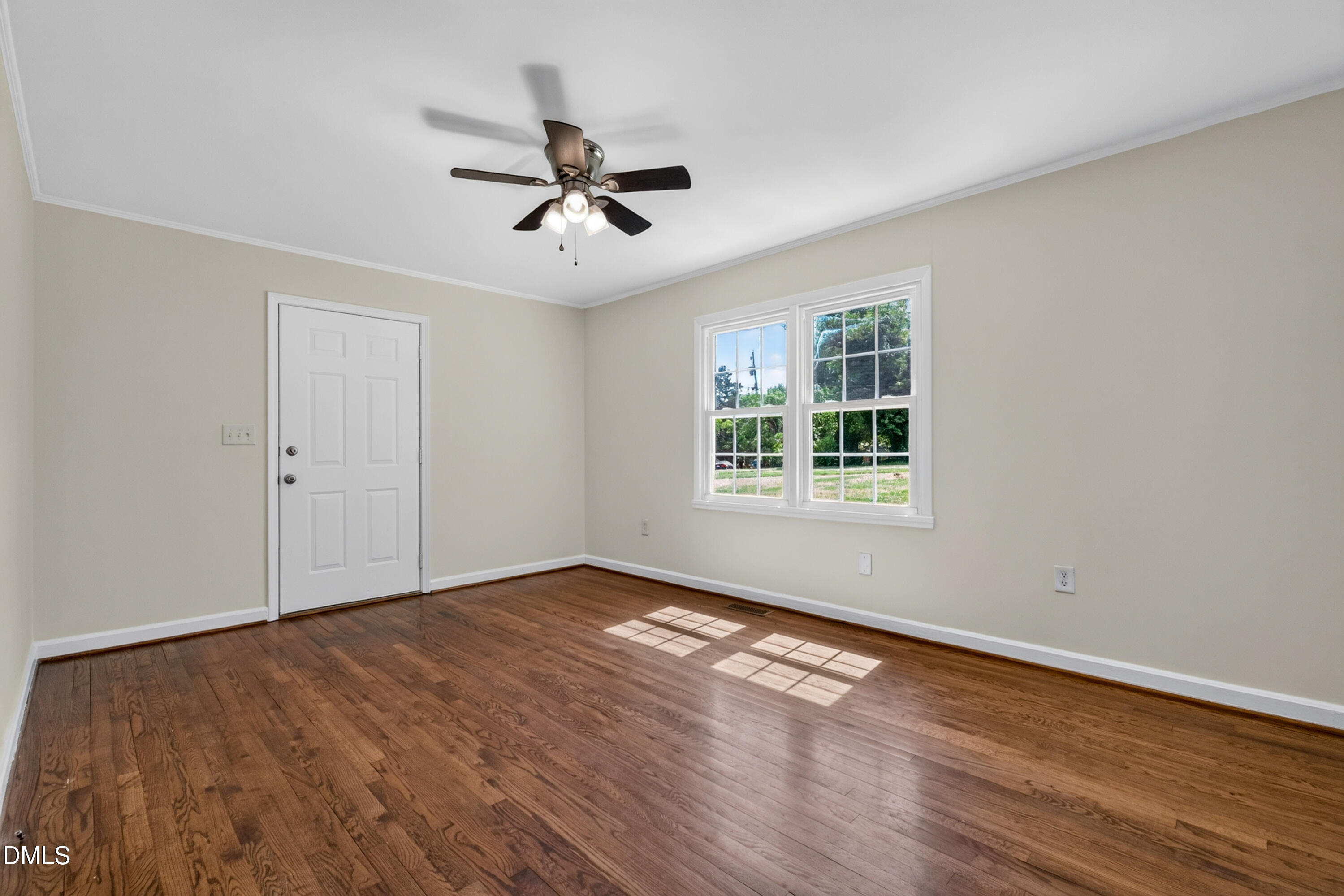 2732 Knowles Street Property Photo 6