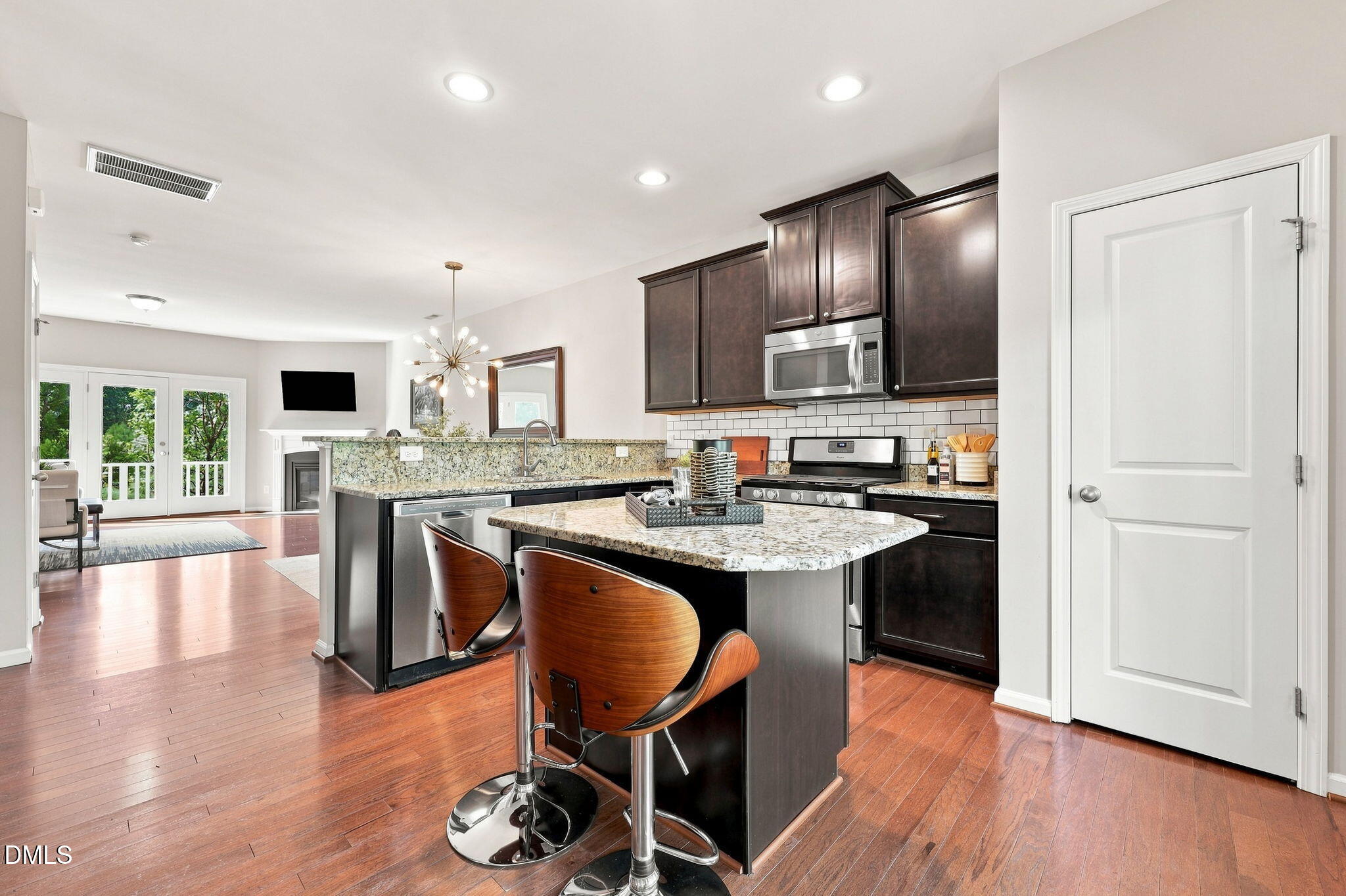 2074 Jersey City Place Property Photo 4