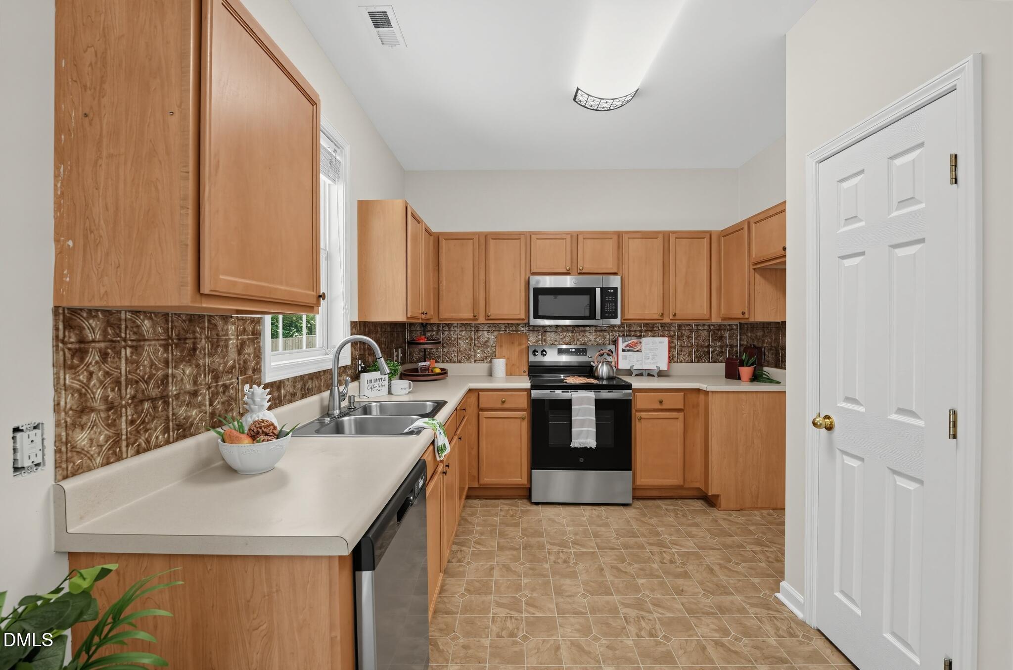 1744 Blazing Star Lane Property Photo 13