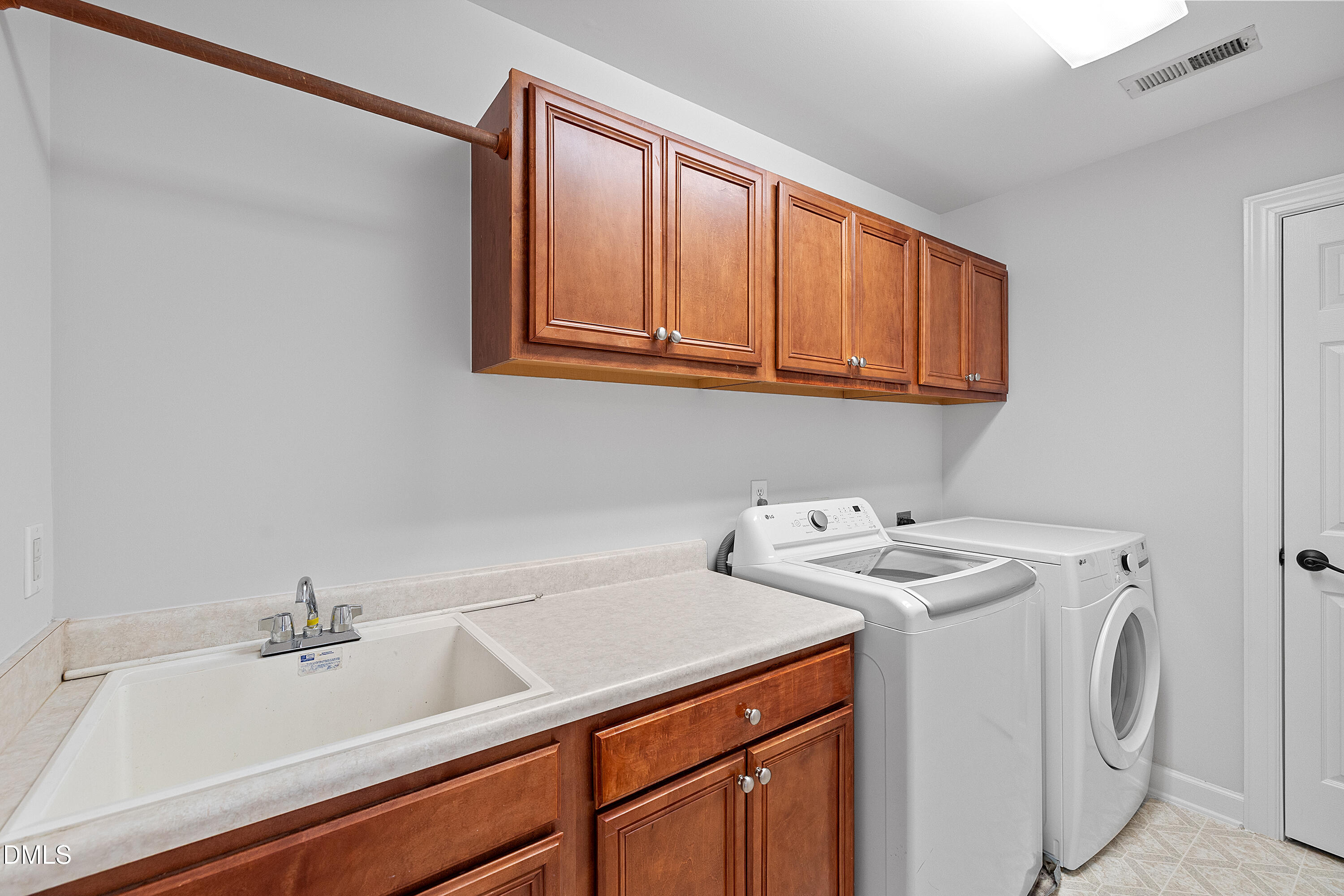 306 Honeywood Court Property Photo 29