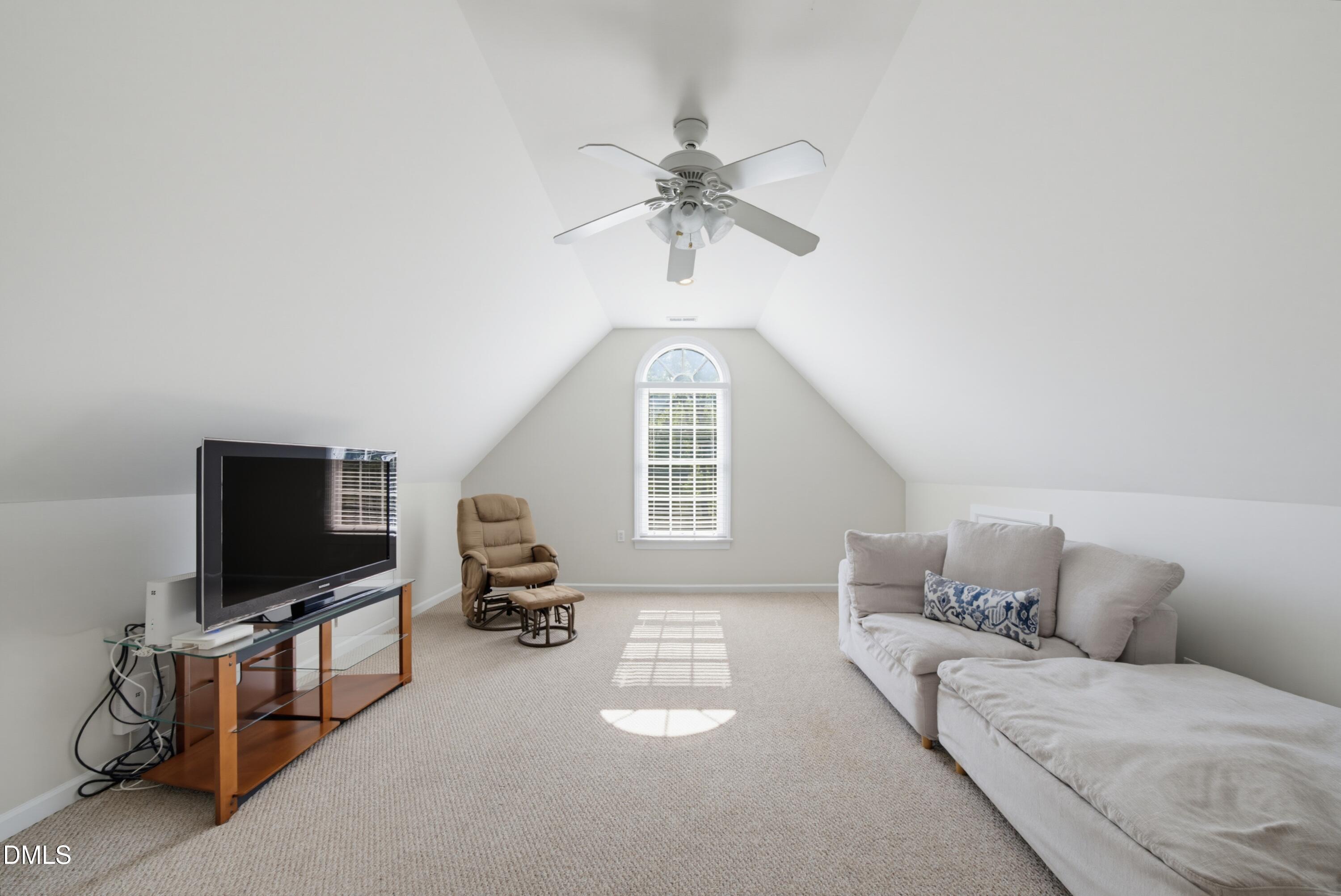 121 Dutch Hill Road Property Photo 18