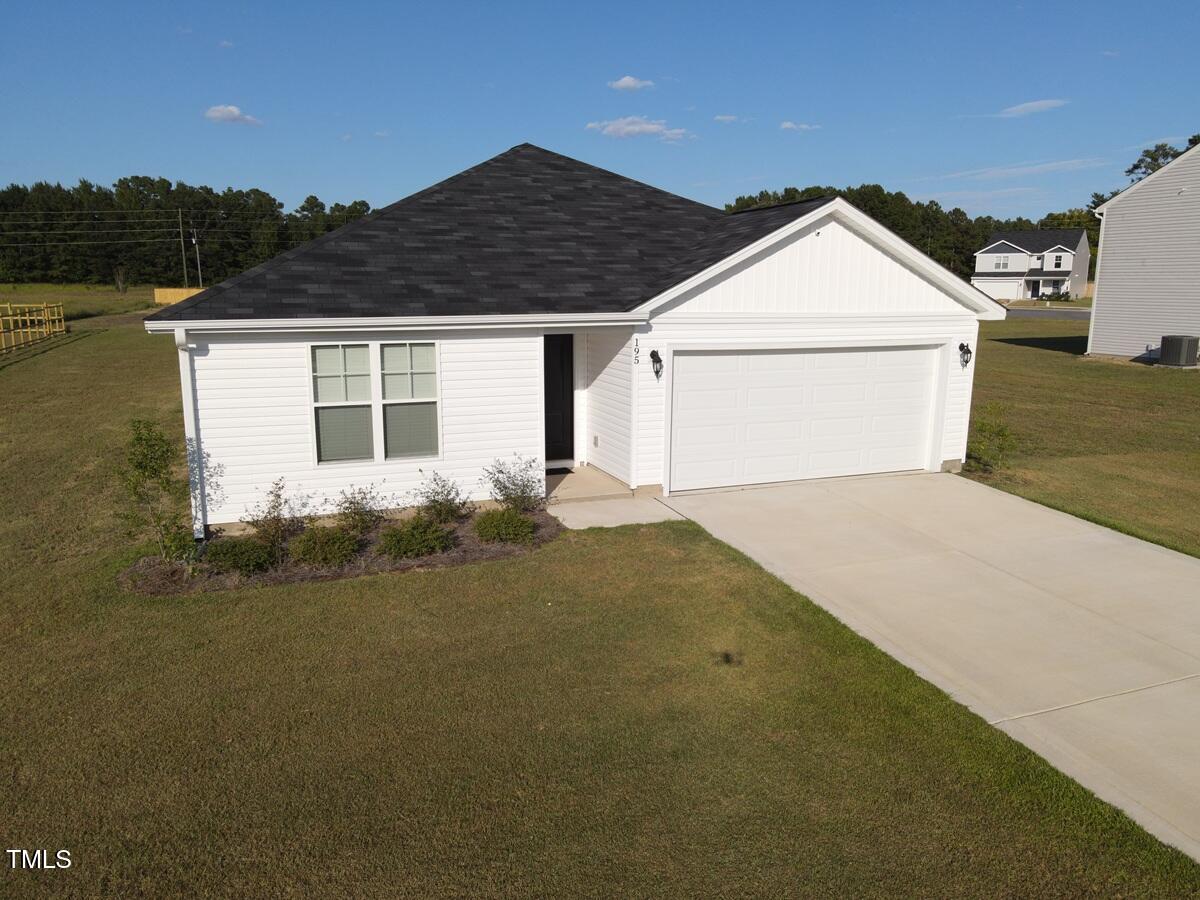195 Presley Street Property Photo 3