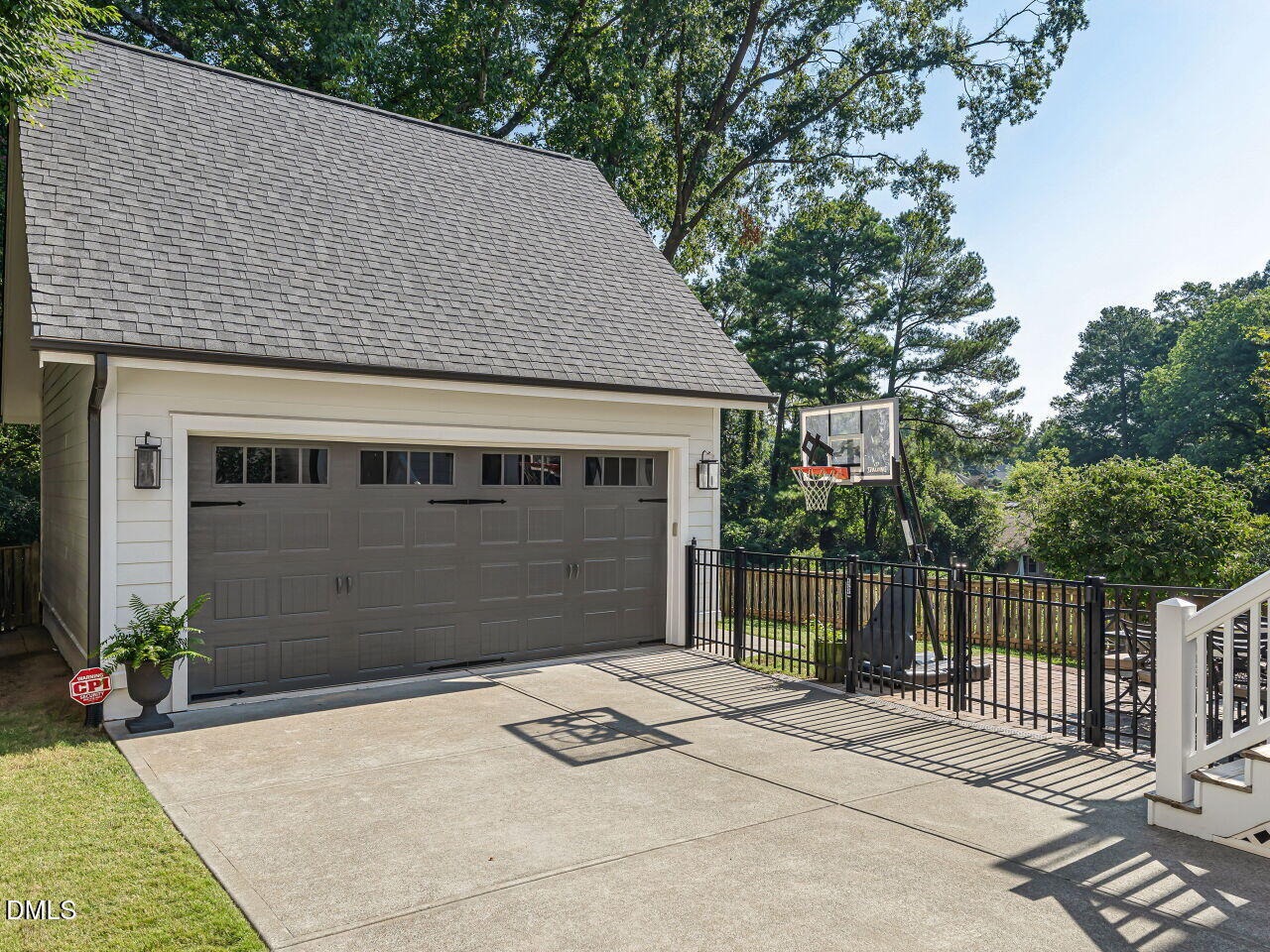1712 Bickett Boulevard Property Photo 39