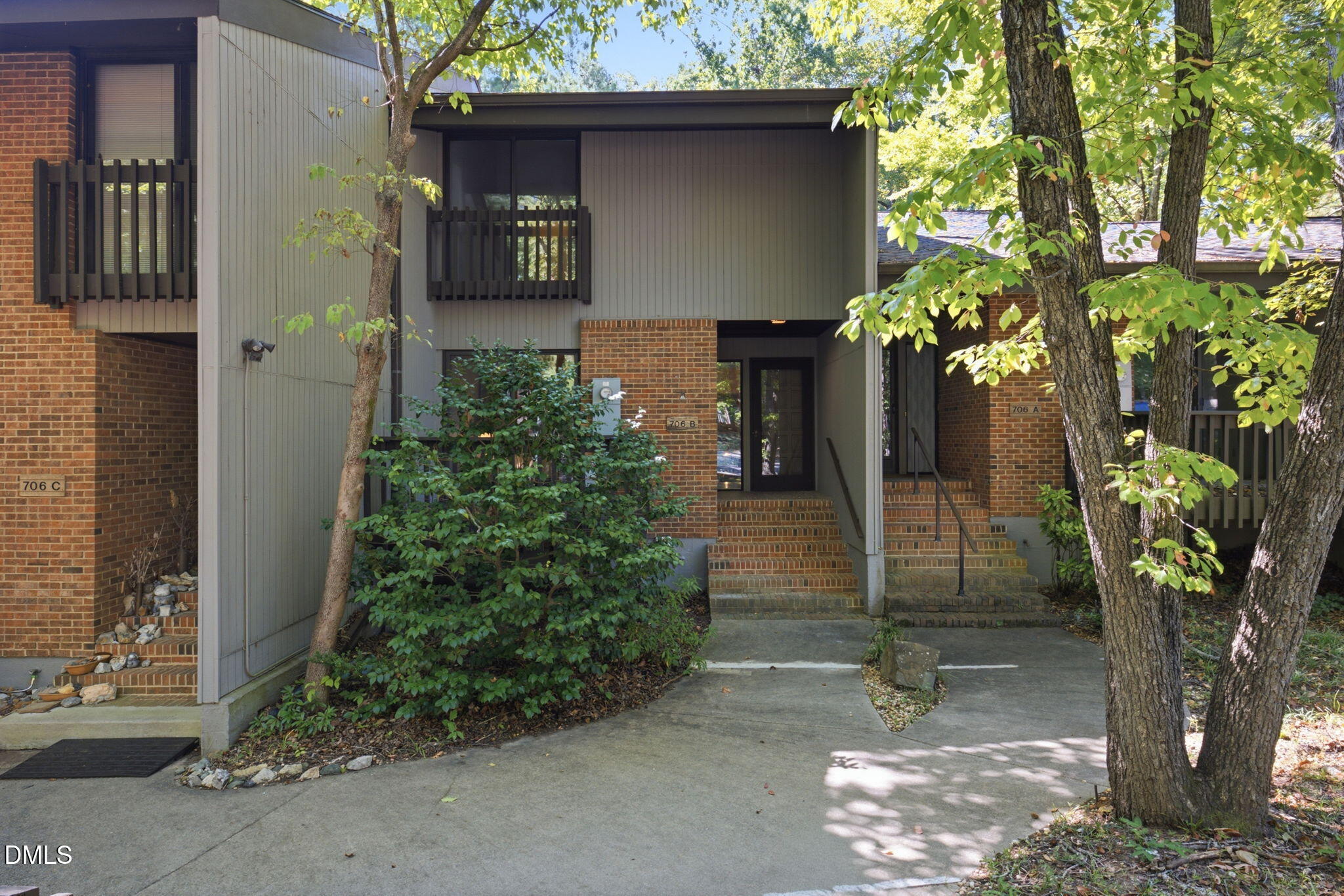 706 Constitution Drive B Property Photo 4