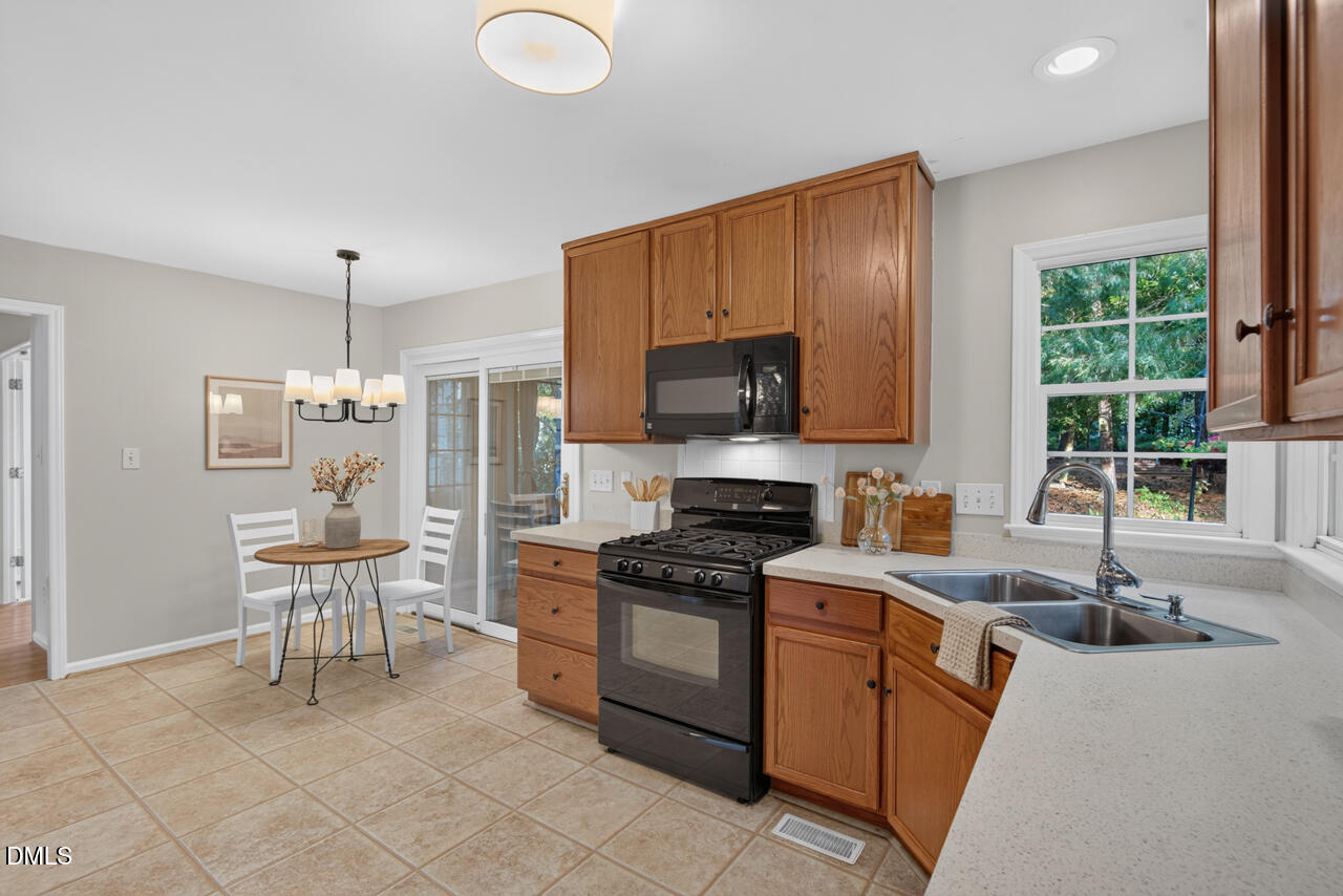 6111 Chesden Drive Property Photo 12
