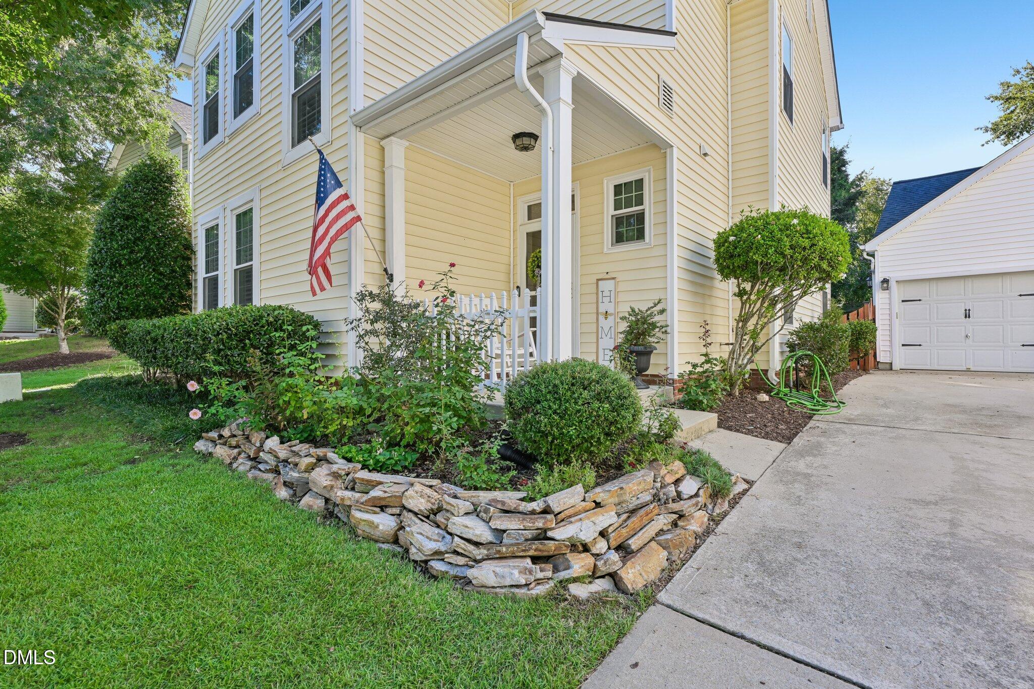 1124 Silky Dogwood Trail Property Photo 2