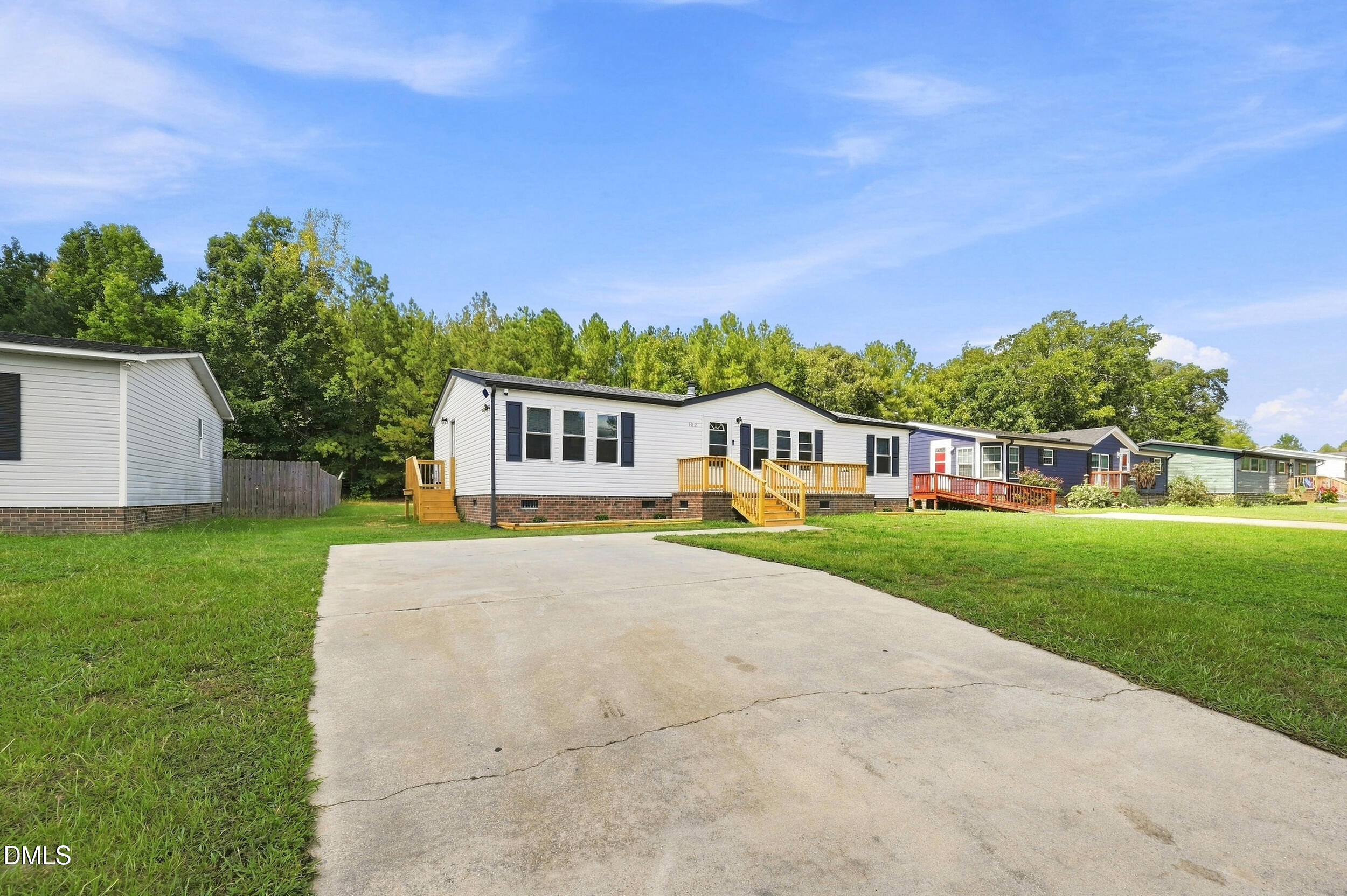 182 Wendover Lane Property Photo 4